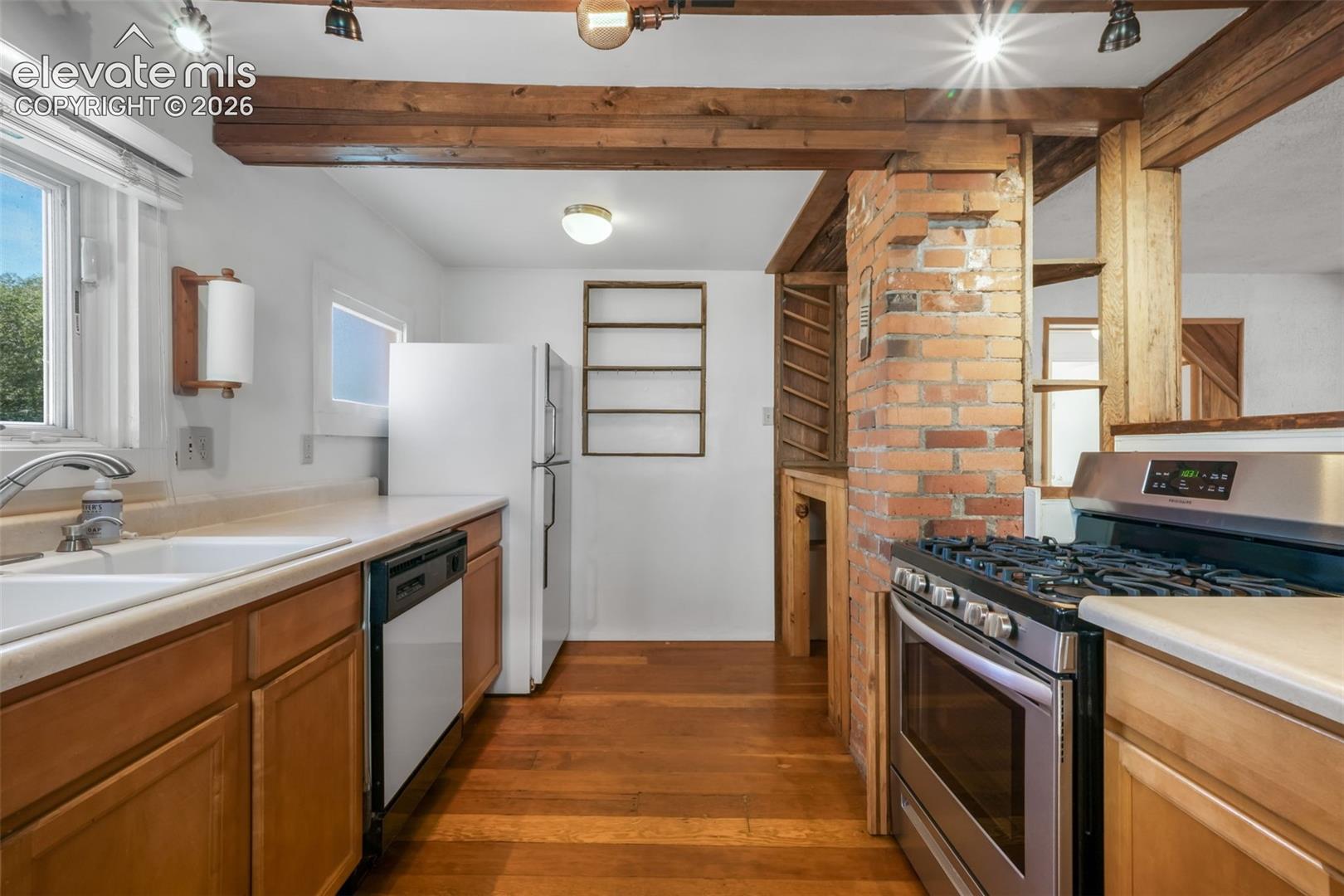 Listing photo 13 for 3326 W Kiowa Street