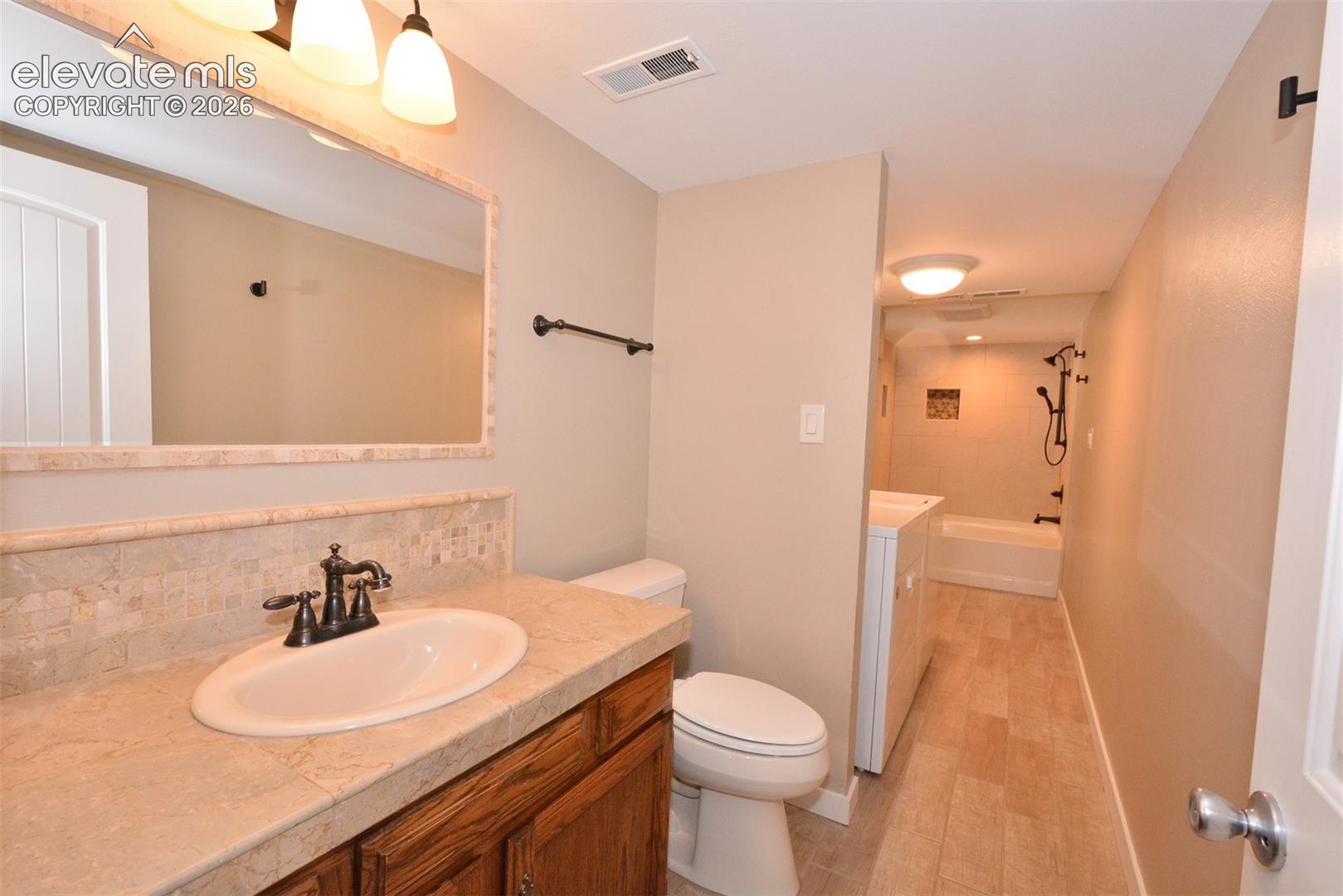 5020 Barcelona Way, photo 17