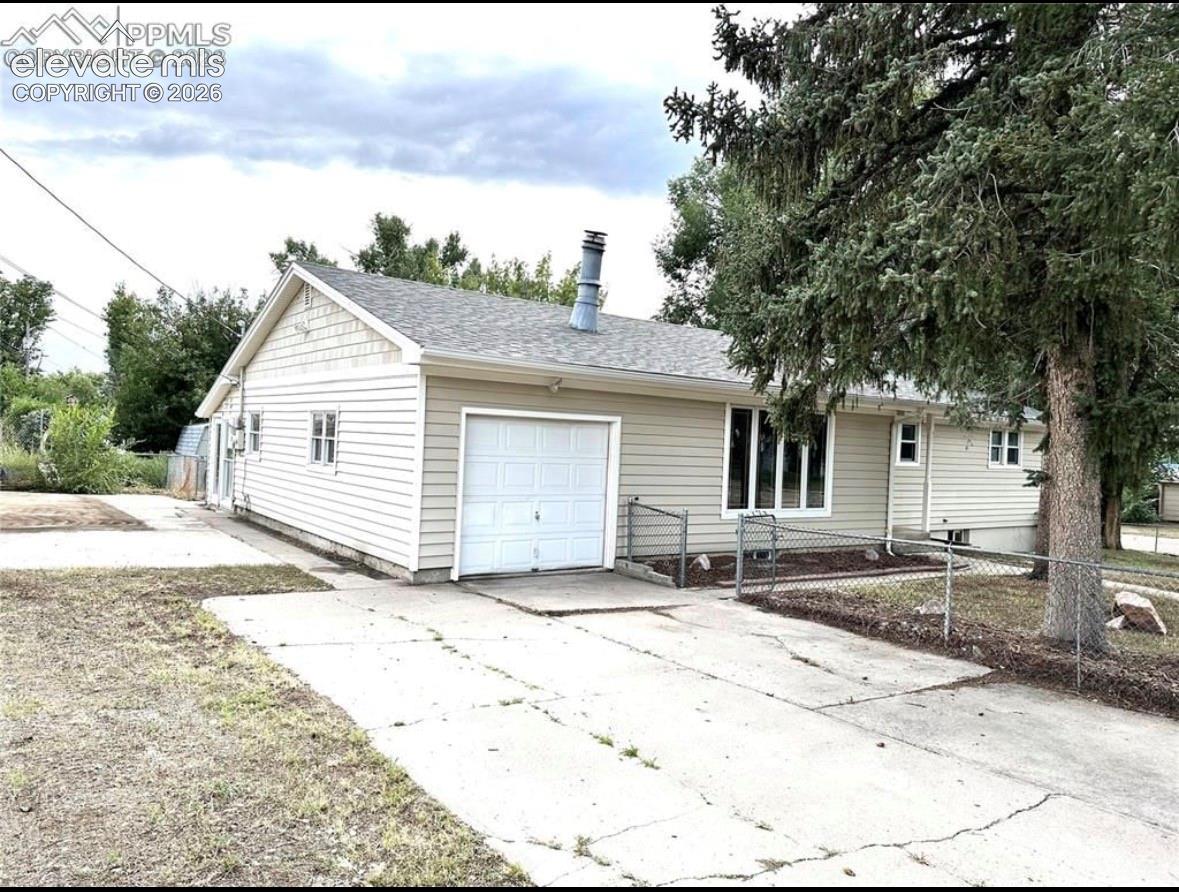 Listing photo 4 for 501 birch Drive