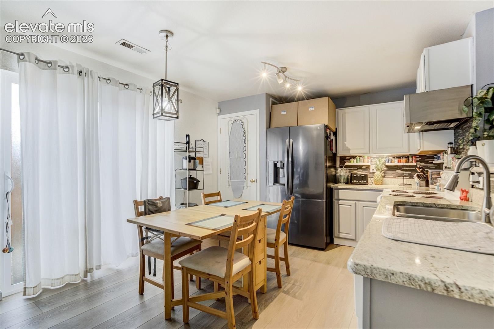Listing photo 6 for 6305 Rockville Drive