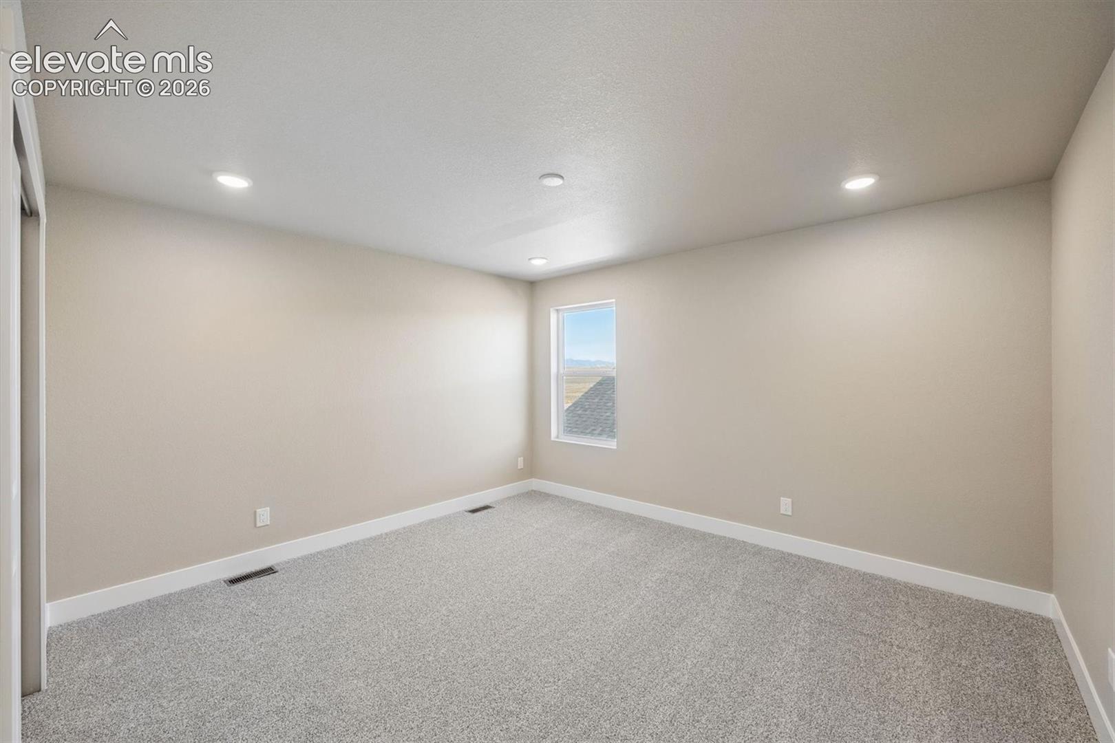Listing photo 18 for 5440 Triple Tree Street