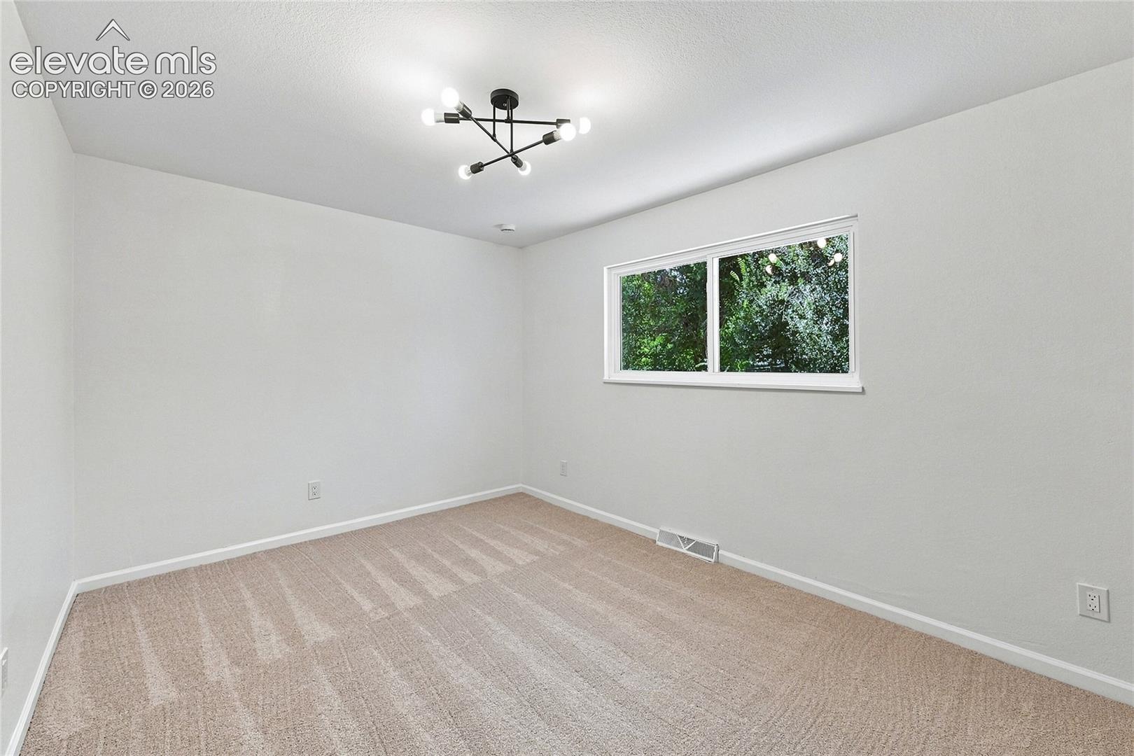 Listing photo 15 for 934 Bowser Drive