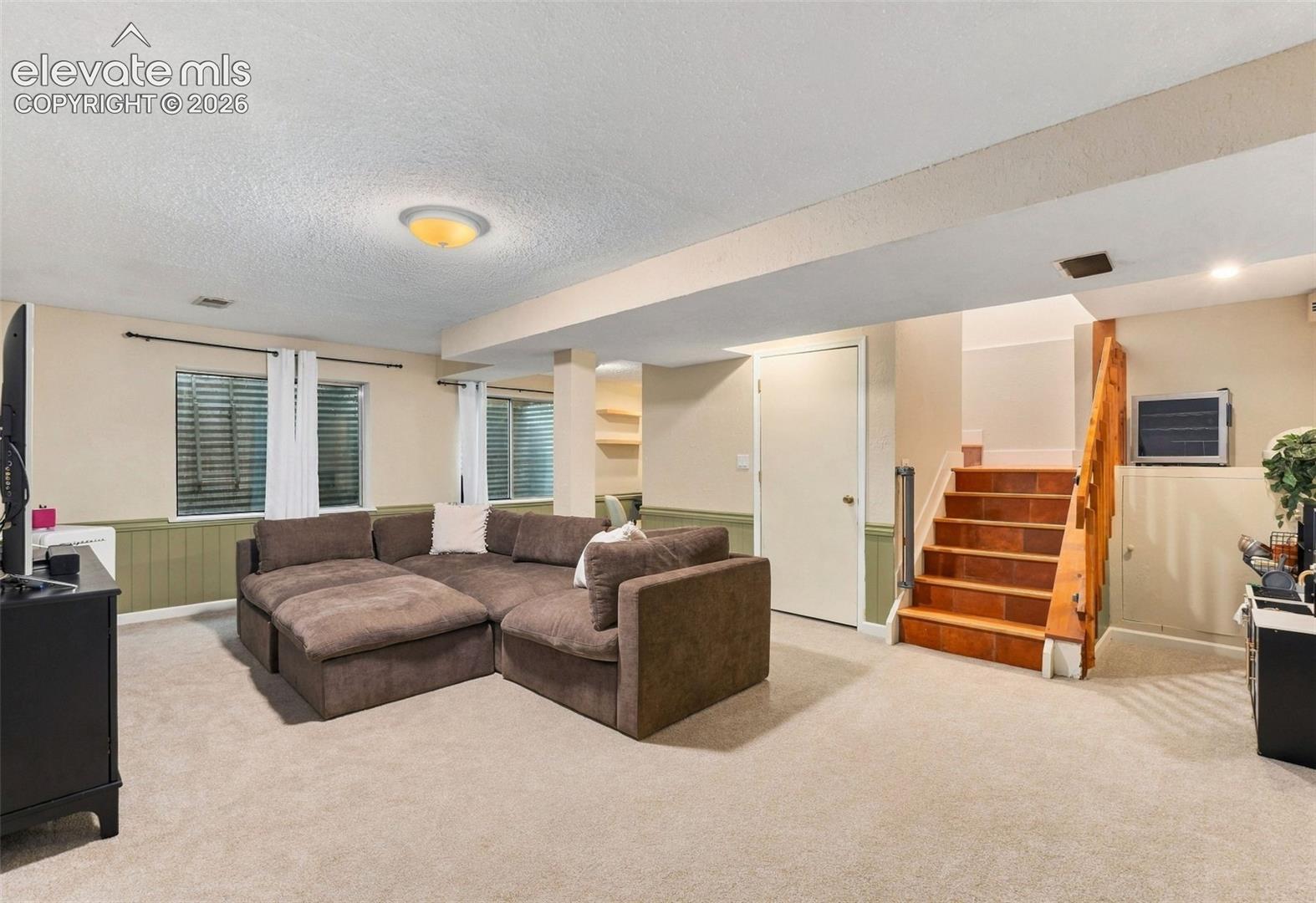 Listing photo 42 for 271 N Holcomb Circle