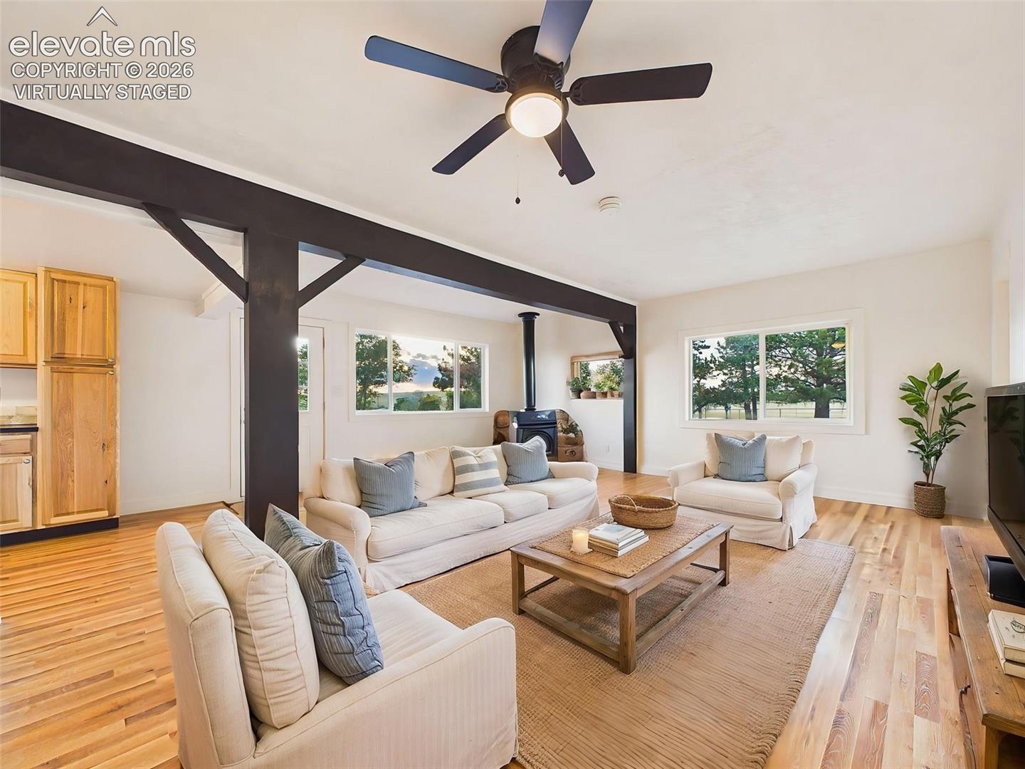 Listing photo 7 for 23015 Murphy Road