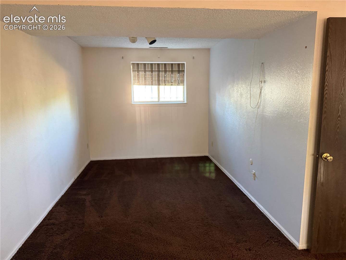 Listing photo 11 for 2548 Prescott Circle