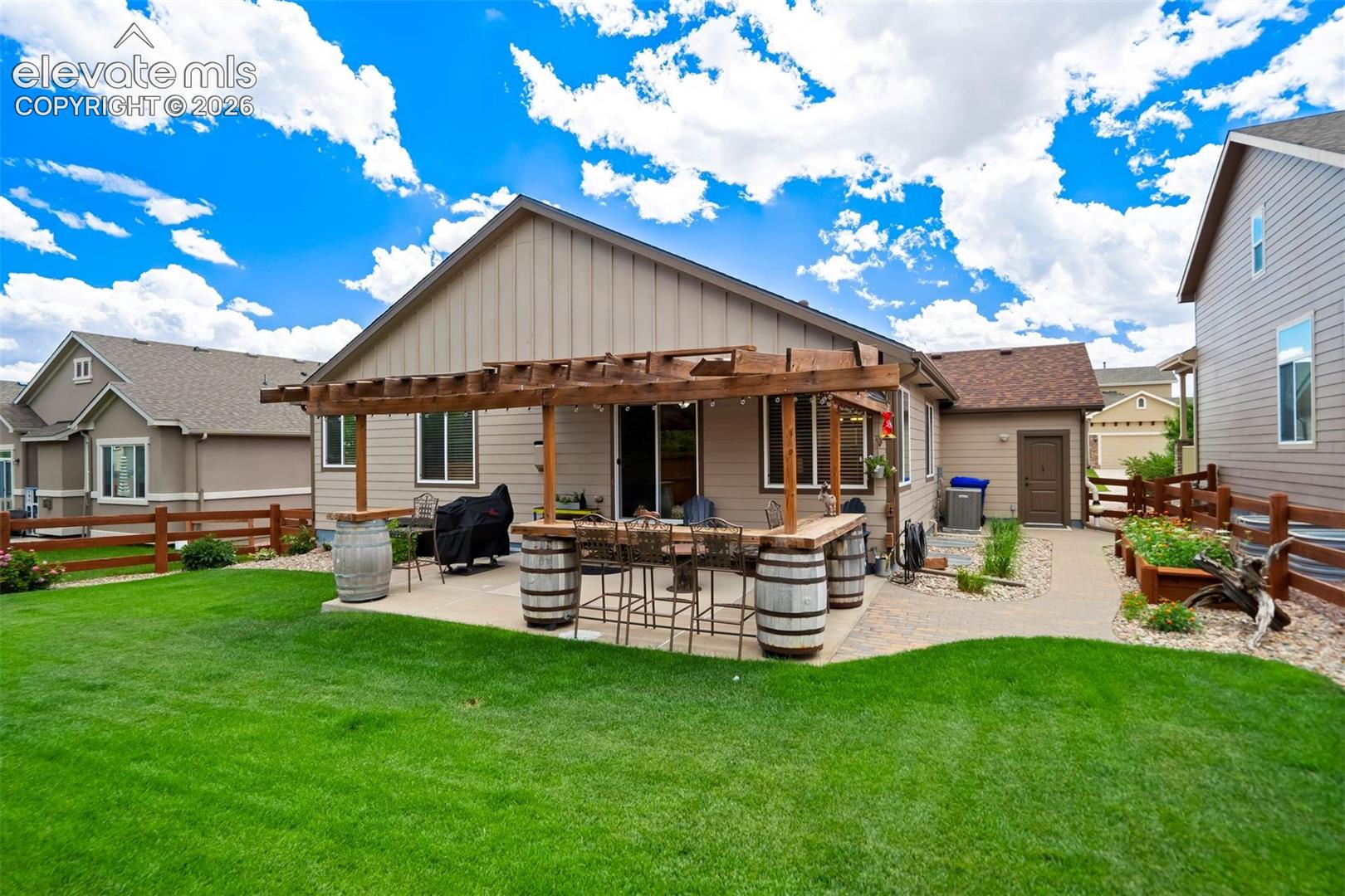 Listing photo 10 for 12456 Mount Bross Place