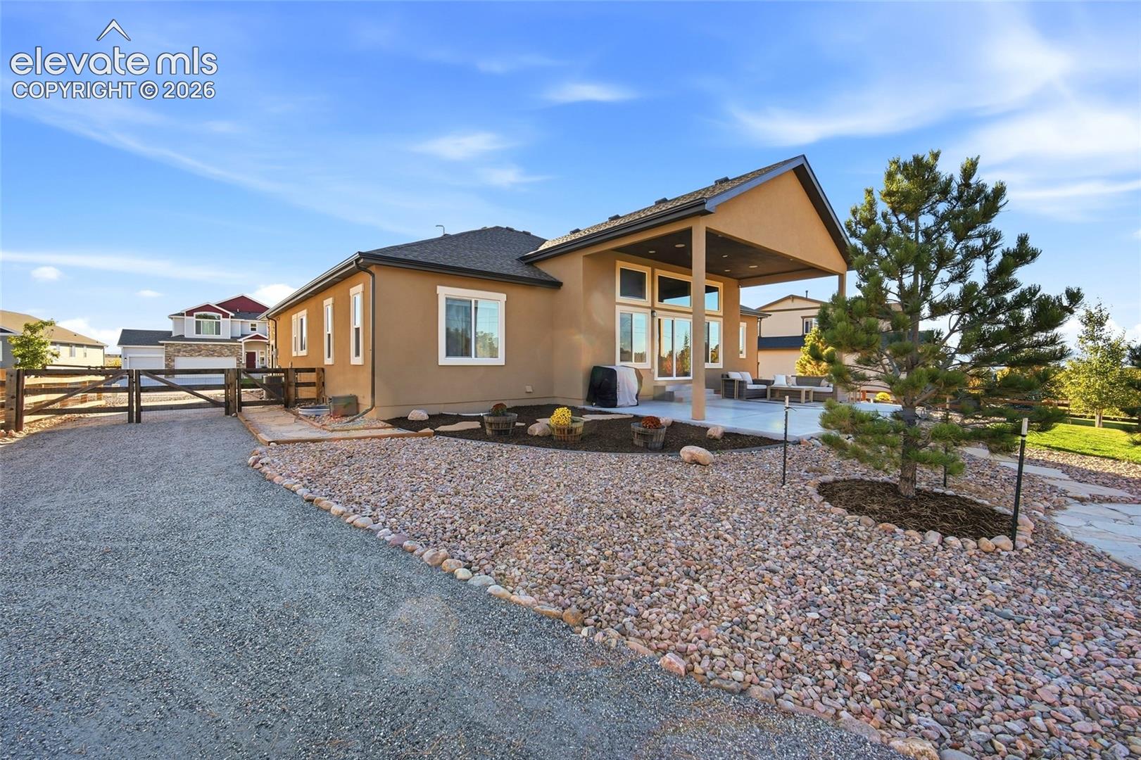 Listing photo 5 for 10540 Wrangell Circle