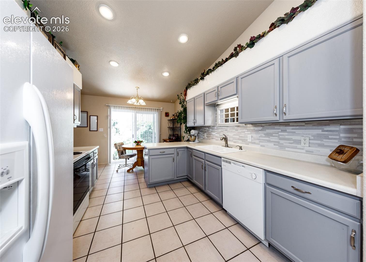 Listing photo 14 for 10 Nona Brooks Drive V