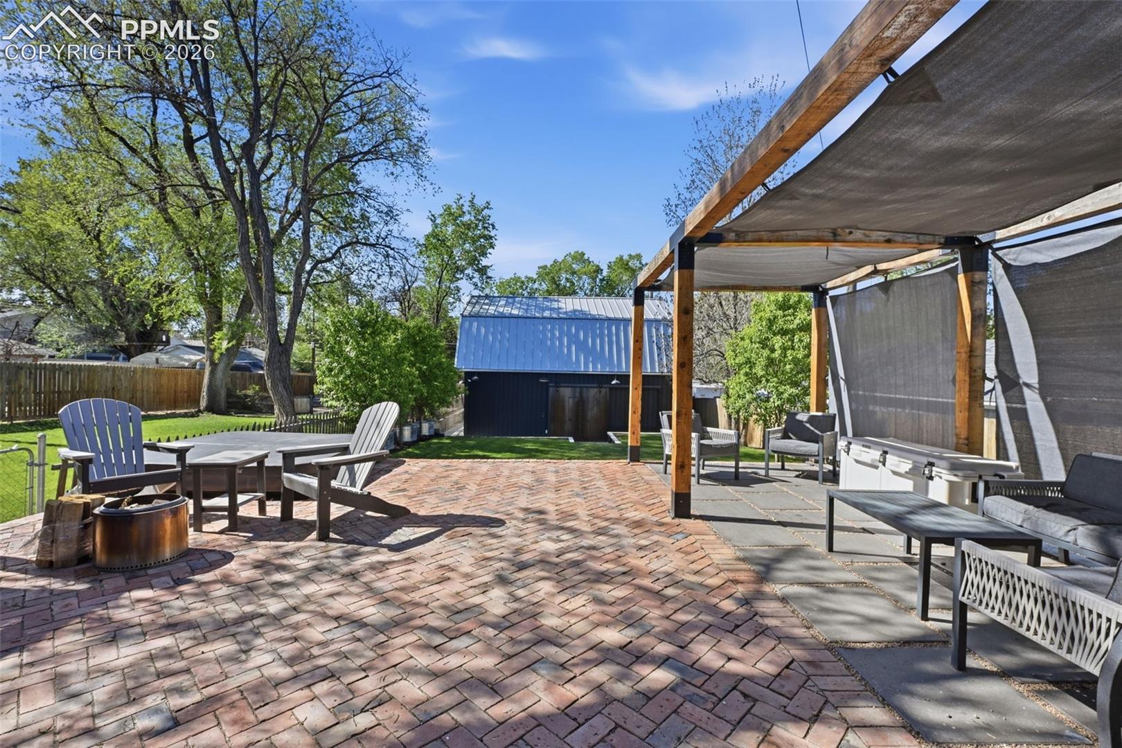 Listing photo 24 for 937 E Costilla Street