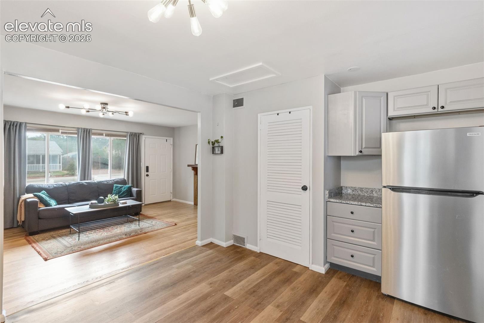 Listing photo 11 for 1138 Florence Avenue