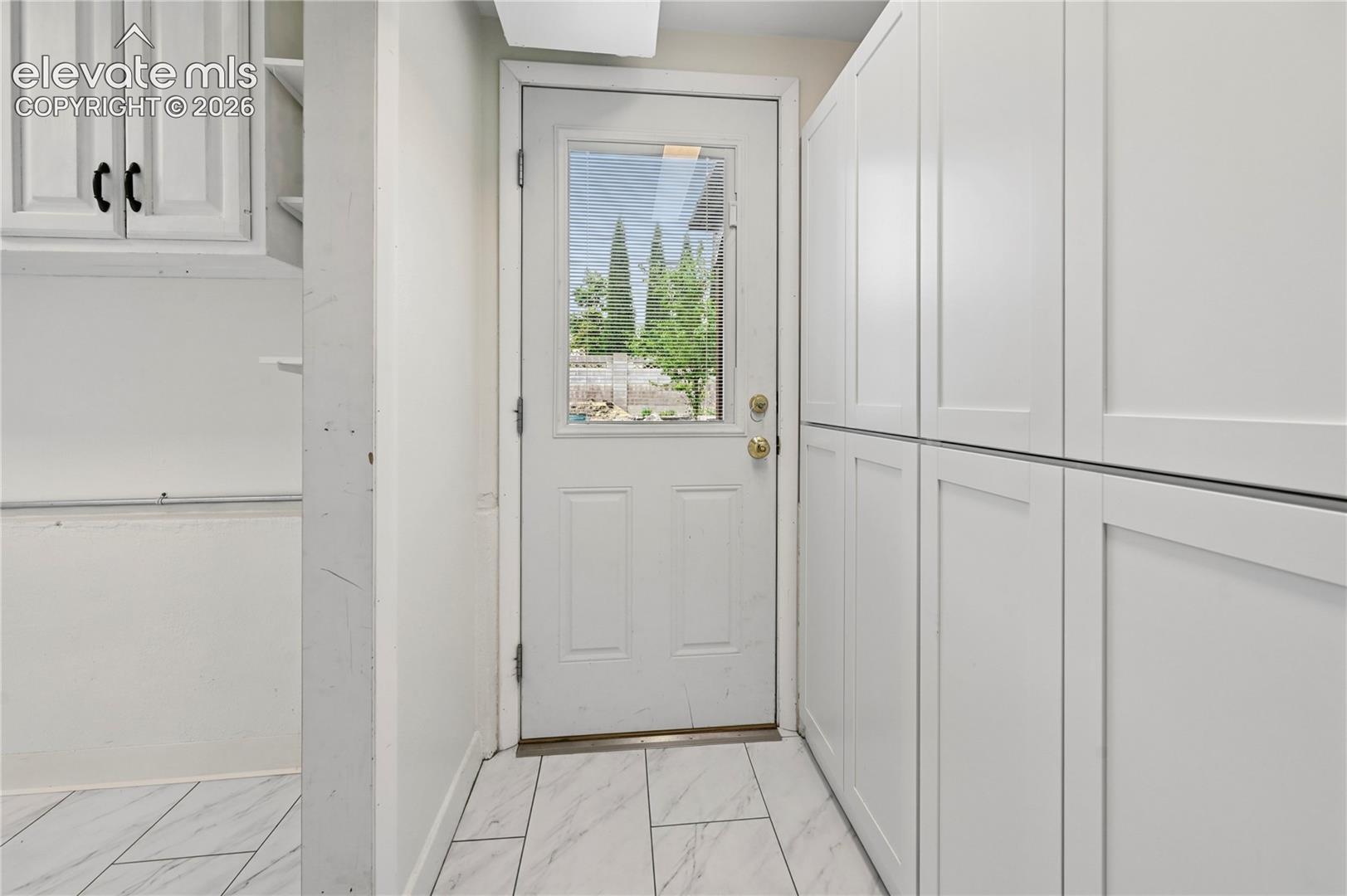 Listing photo 34 for 801 Westacres Avenue