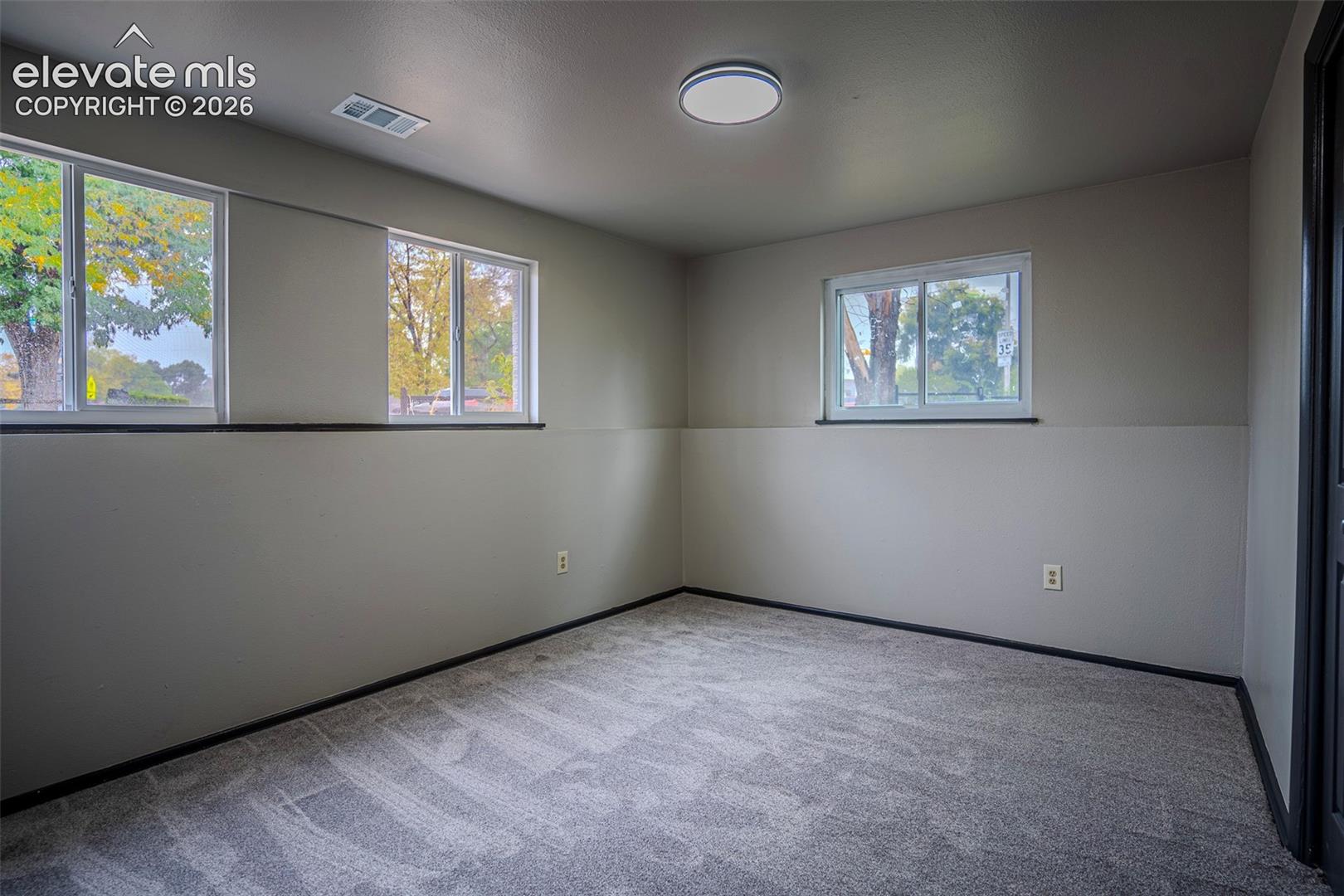 Listing photo 18 for 1301 N Murray Boulevard