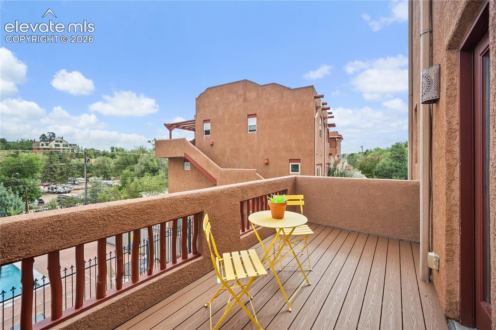 Listing photo 11 for 18 Taos Place