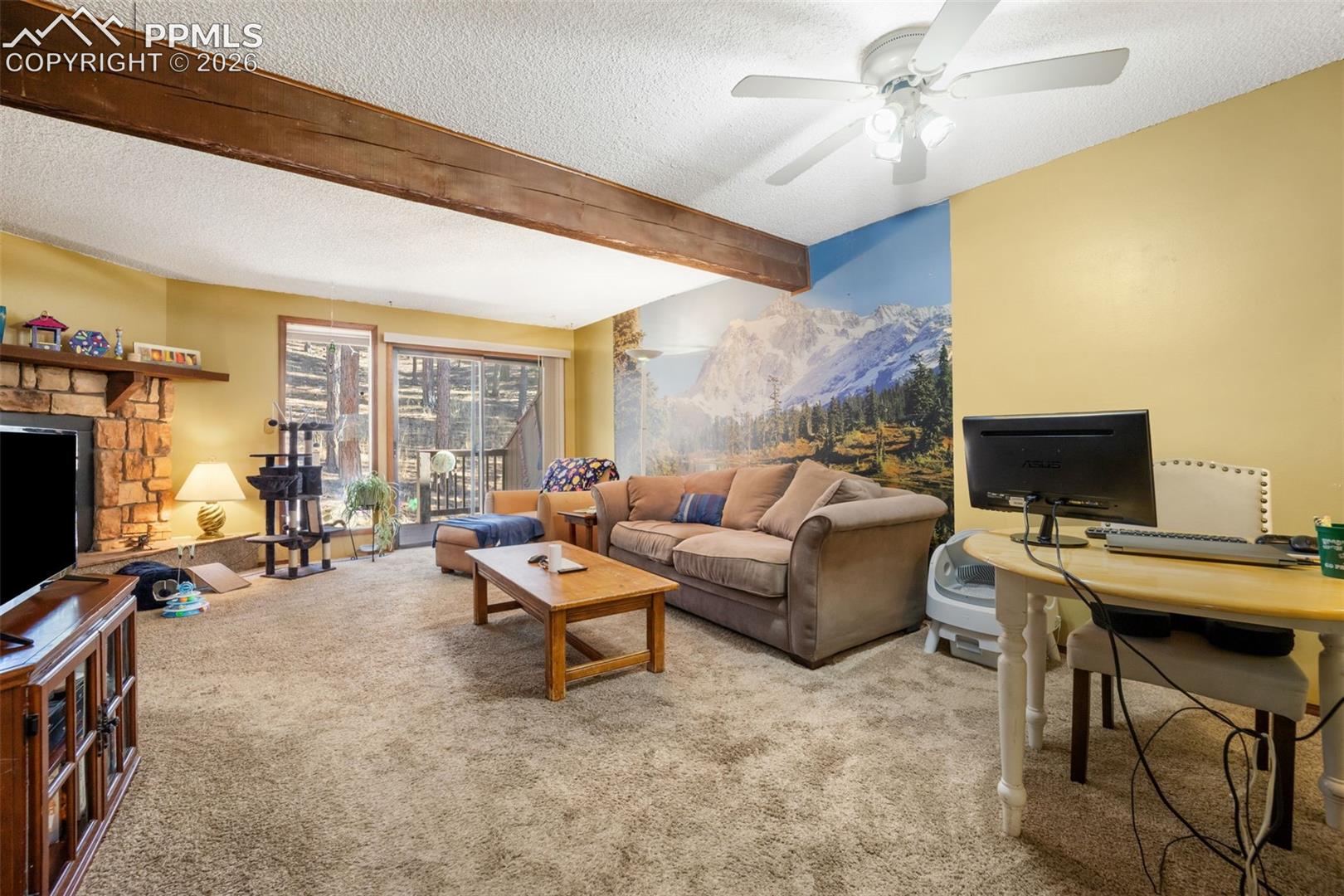 Listing photo 8 for 554 Manor Court C