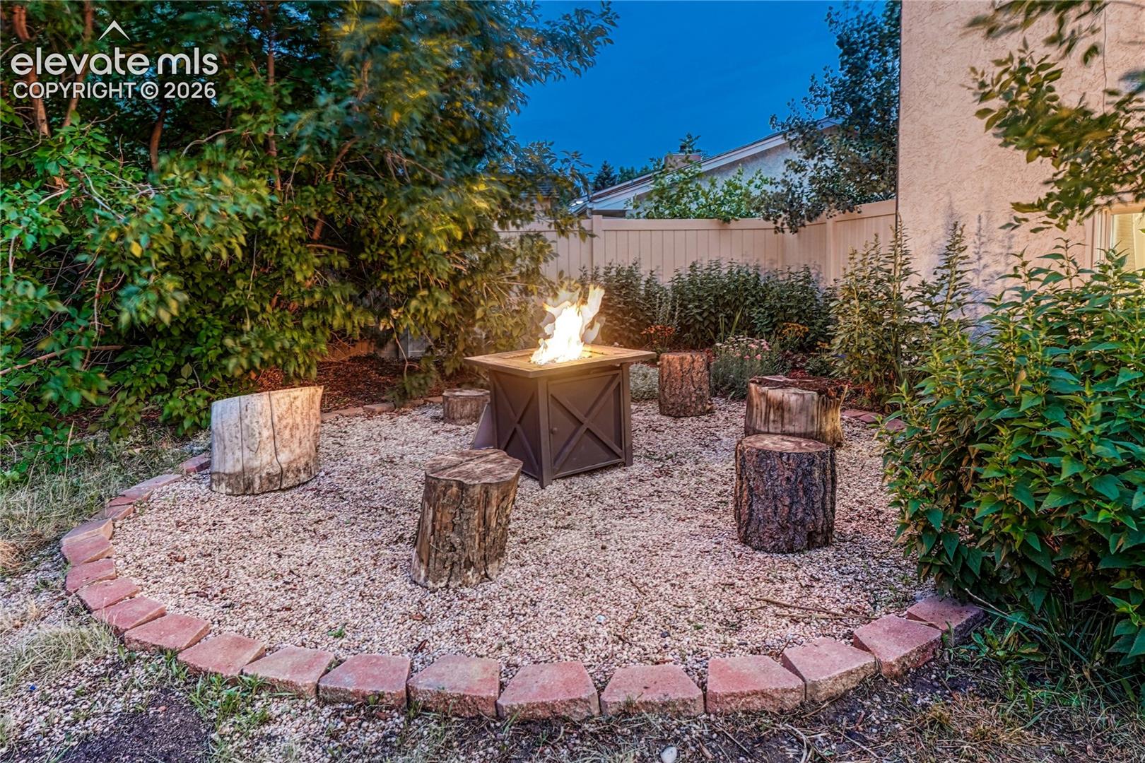 2045 Heathercrest Drive, photo 8