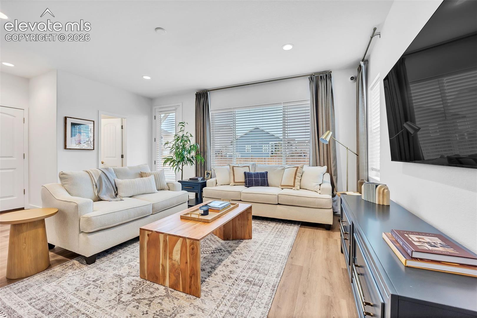 Listing photo 14 for 8180 Manor House Way