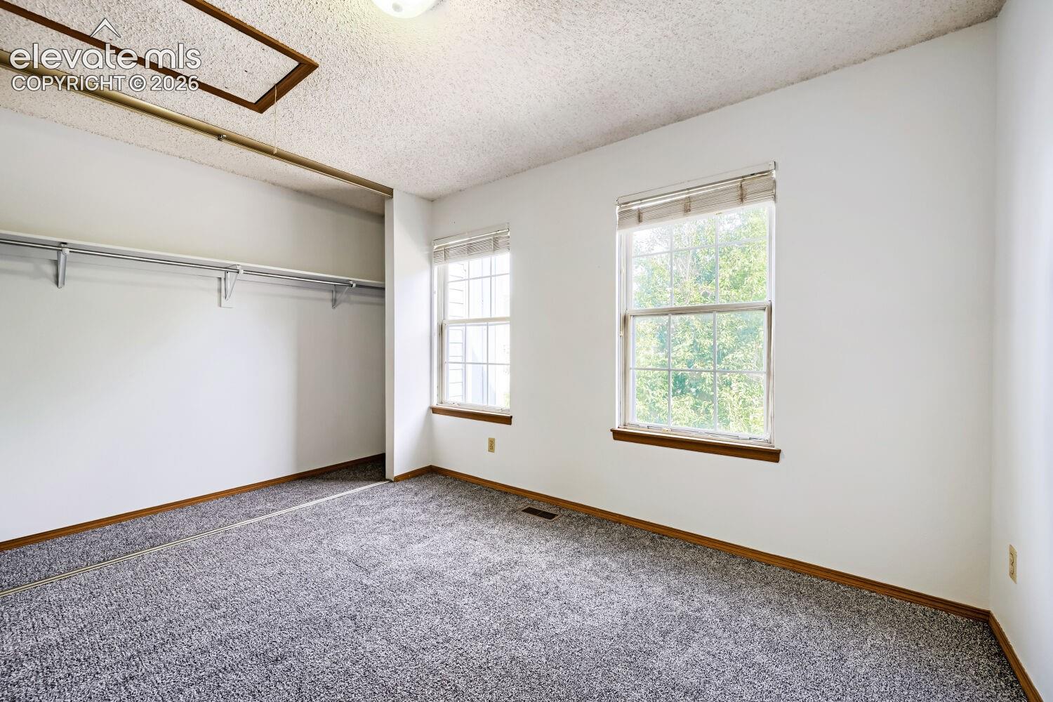 Listing photo 18 for 3515 Queen Anne Way