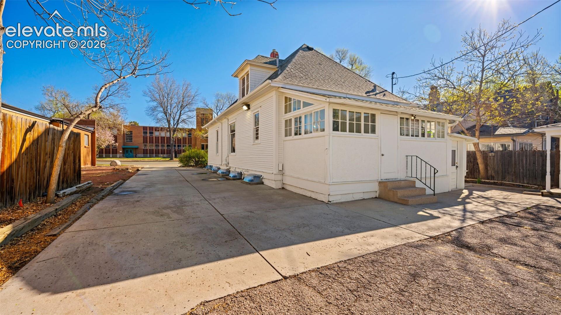 Listing photo 44 for 1919 W Colorado Avenue