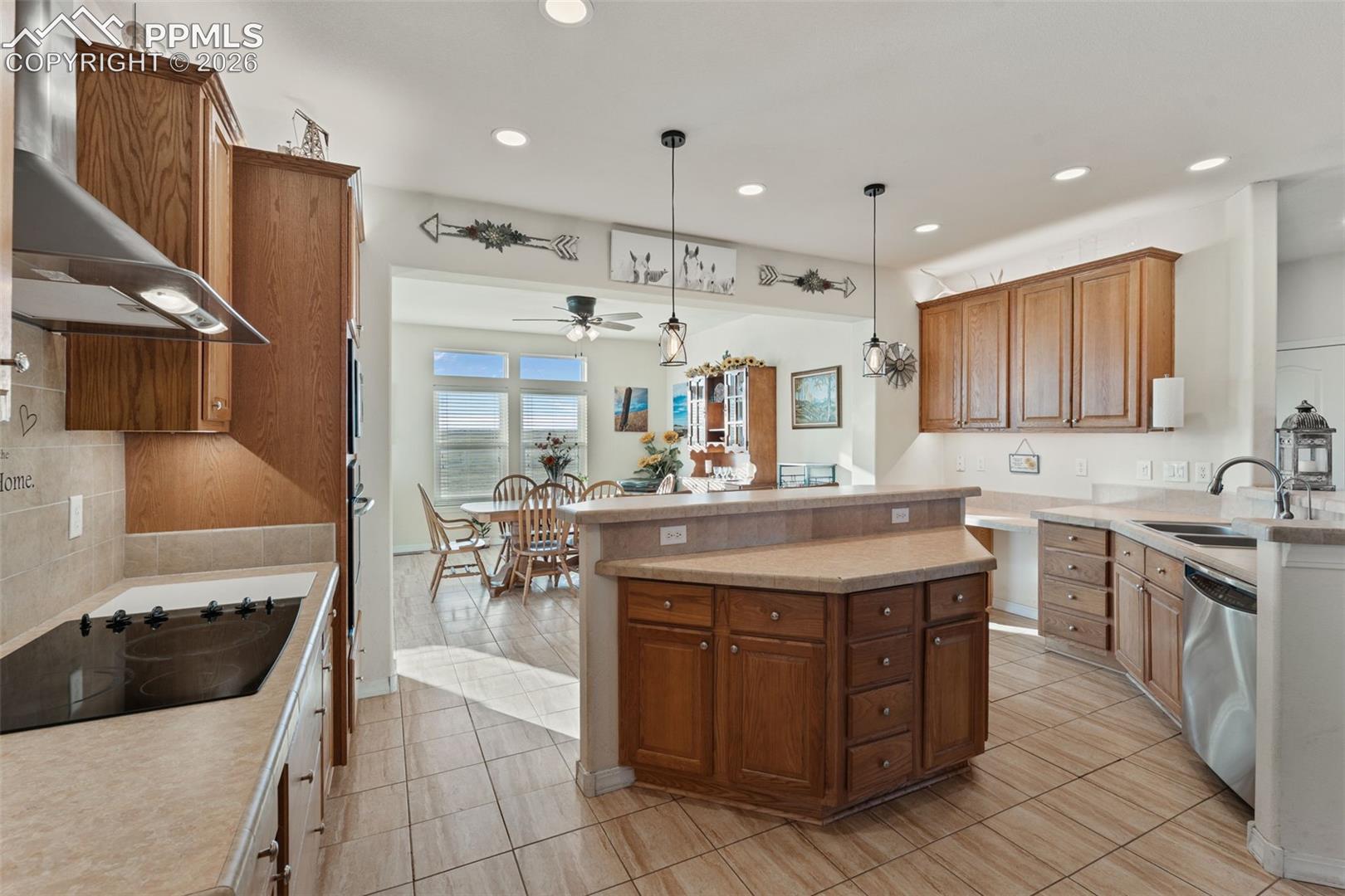 Listing photo 16 for 9785 N Rush Road