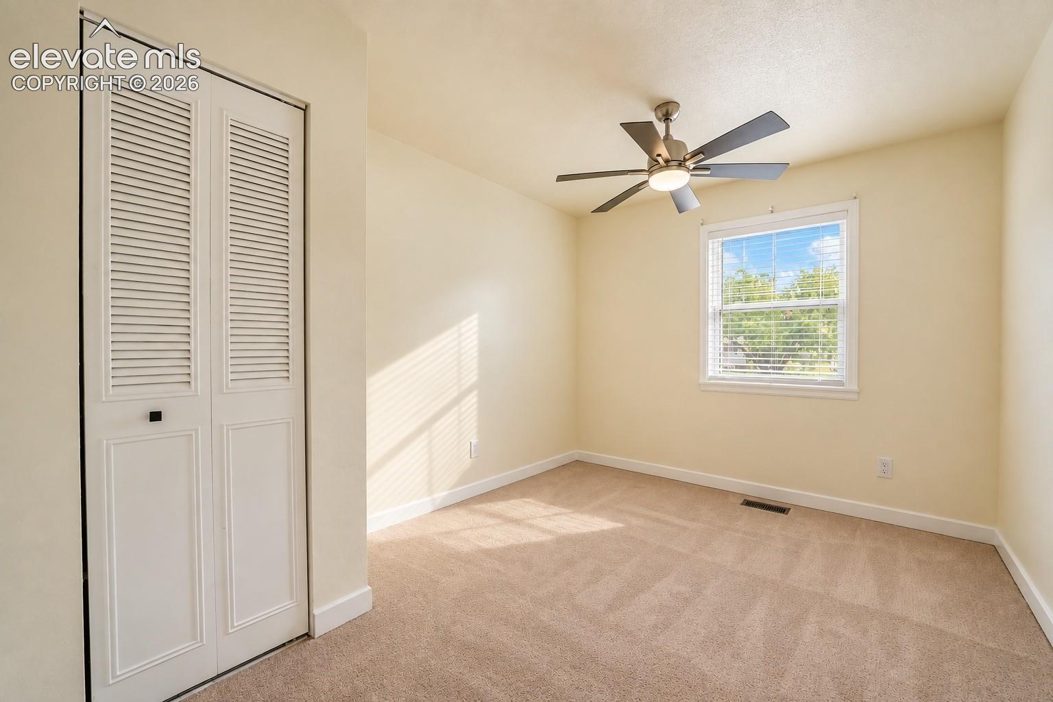 Listing photo 10 for 4020 Manzana Court