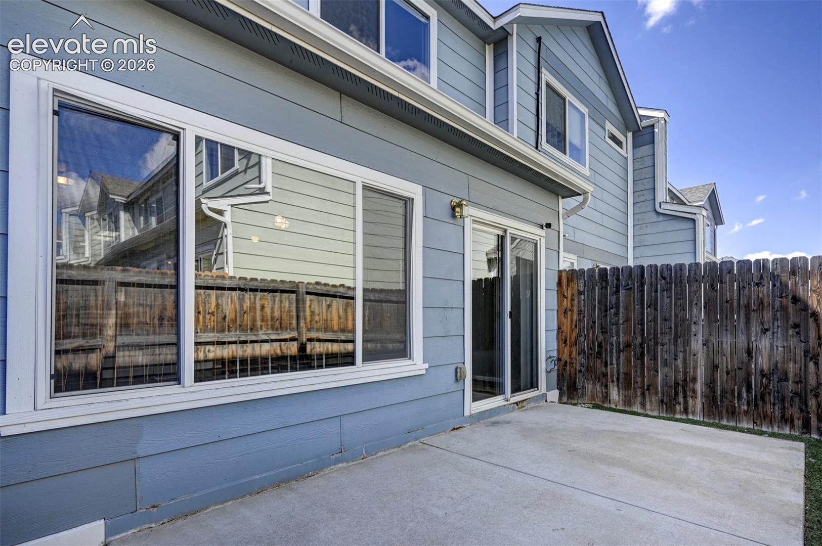 Listing photo 26 for 863 Red Thistle View