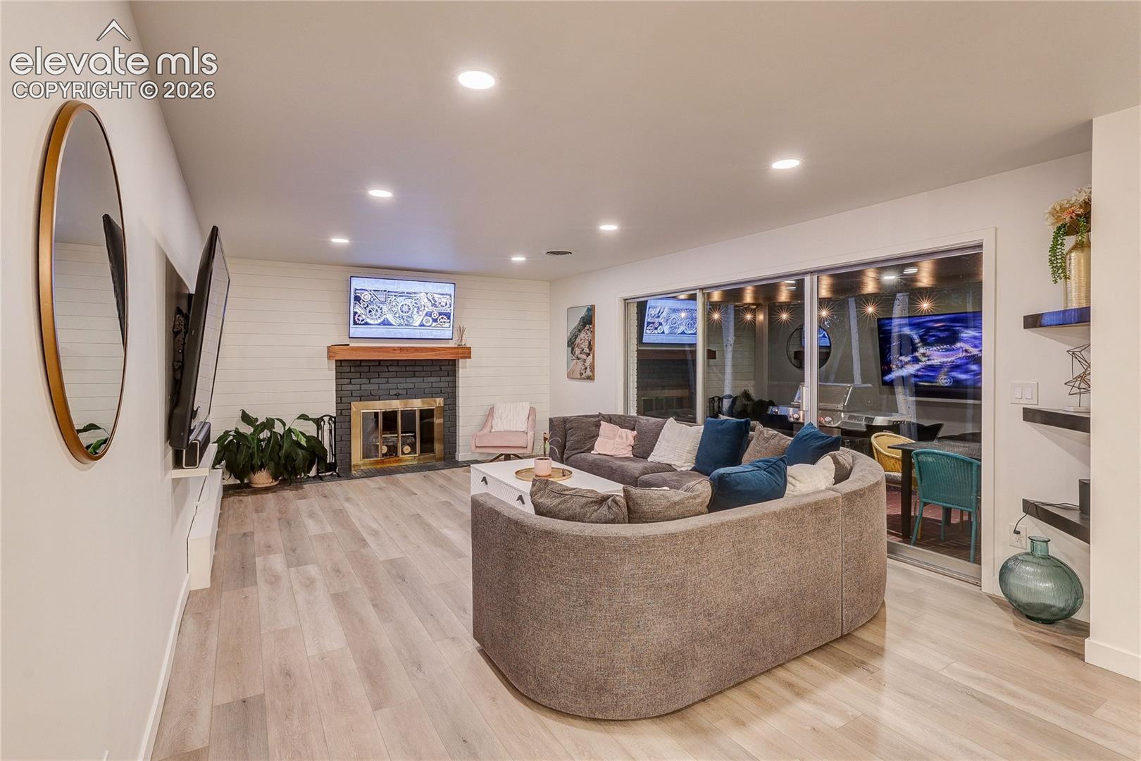 Listing photo 20 for 3981 S Hillcrest Drive