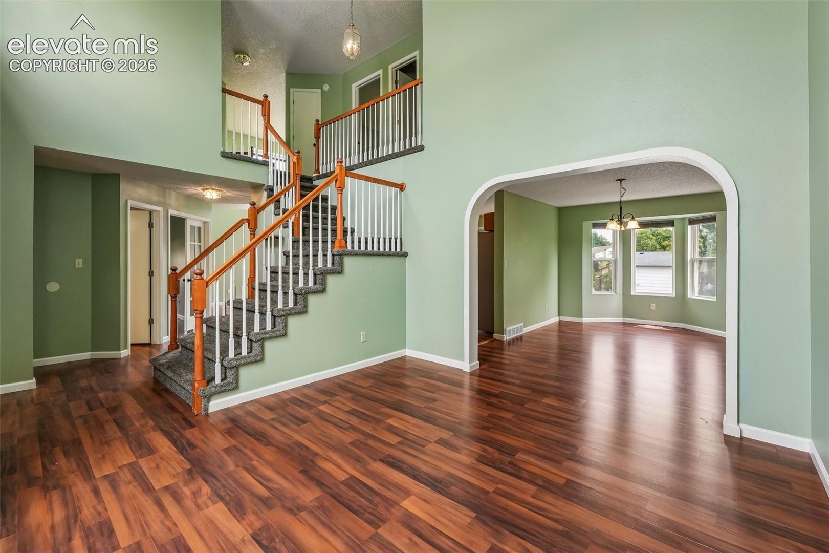 Listing photo 2 for 6065 Fescue Drive