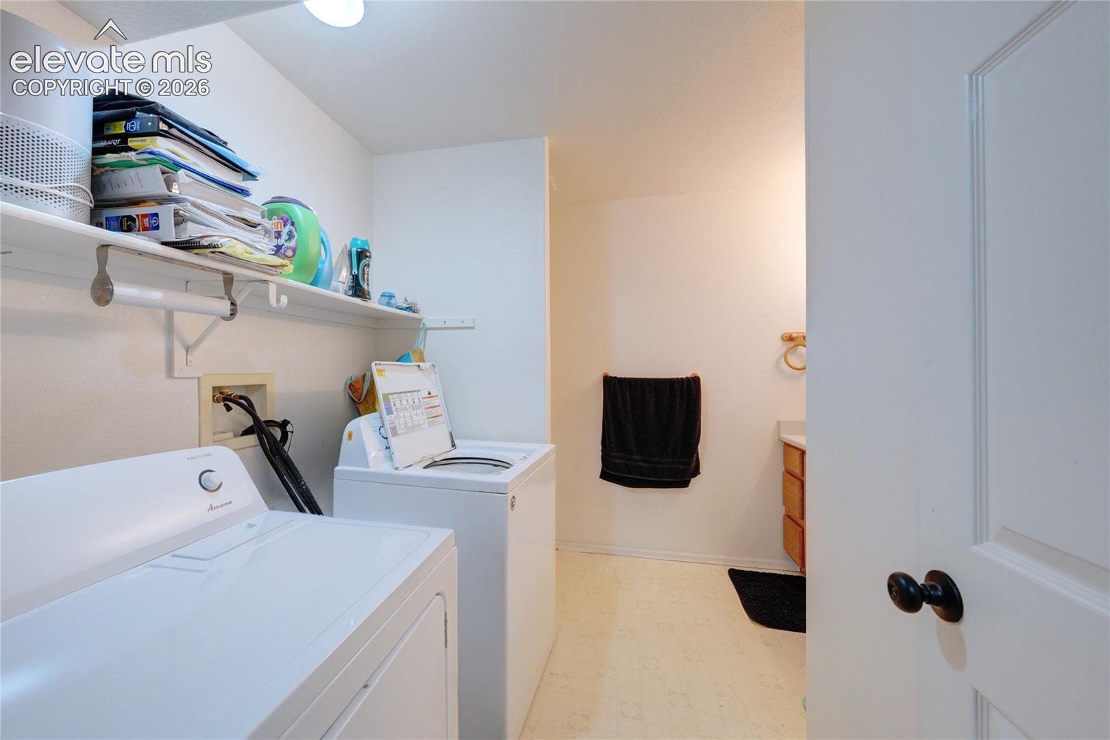 Listing photo 20 for 299 S Falcon Drive