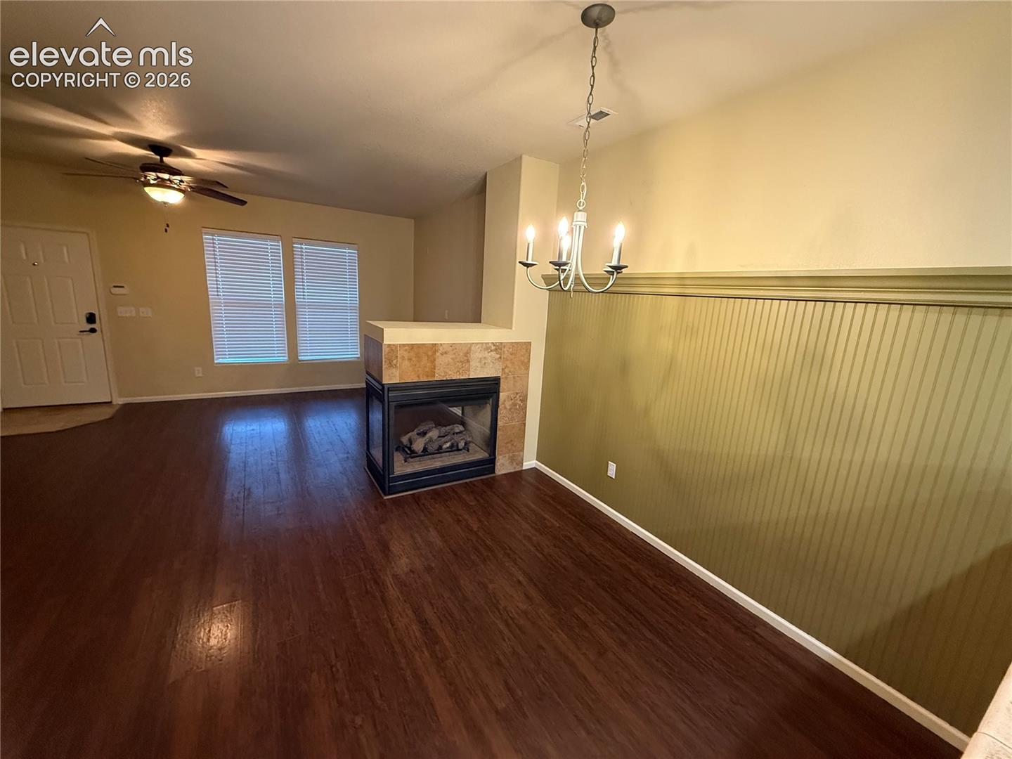 Listing photo 4 for 8309 Confluence Point