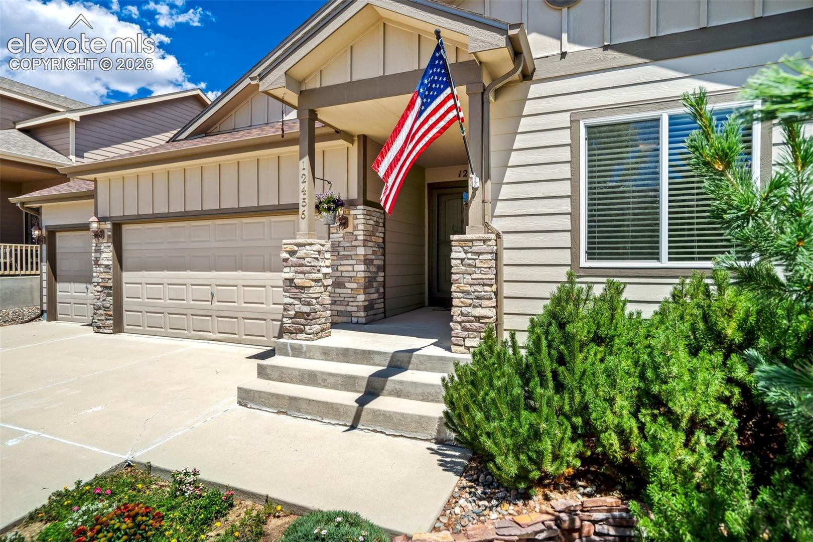 Listing photo 2 for 12456 Mount Bross Place