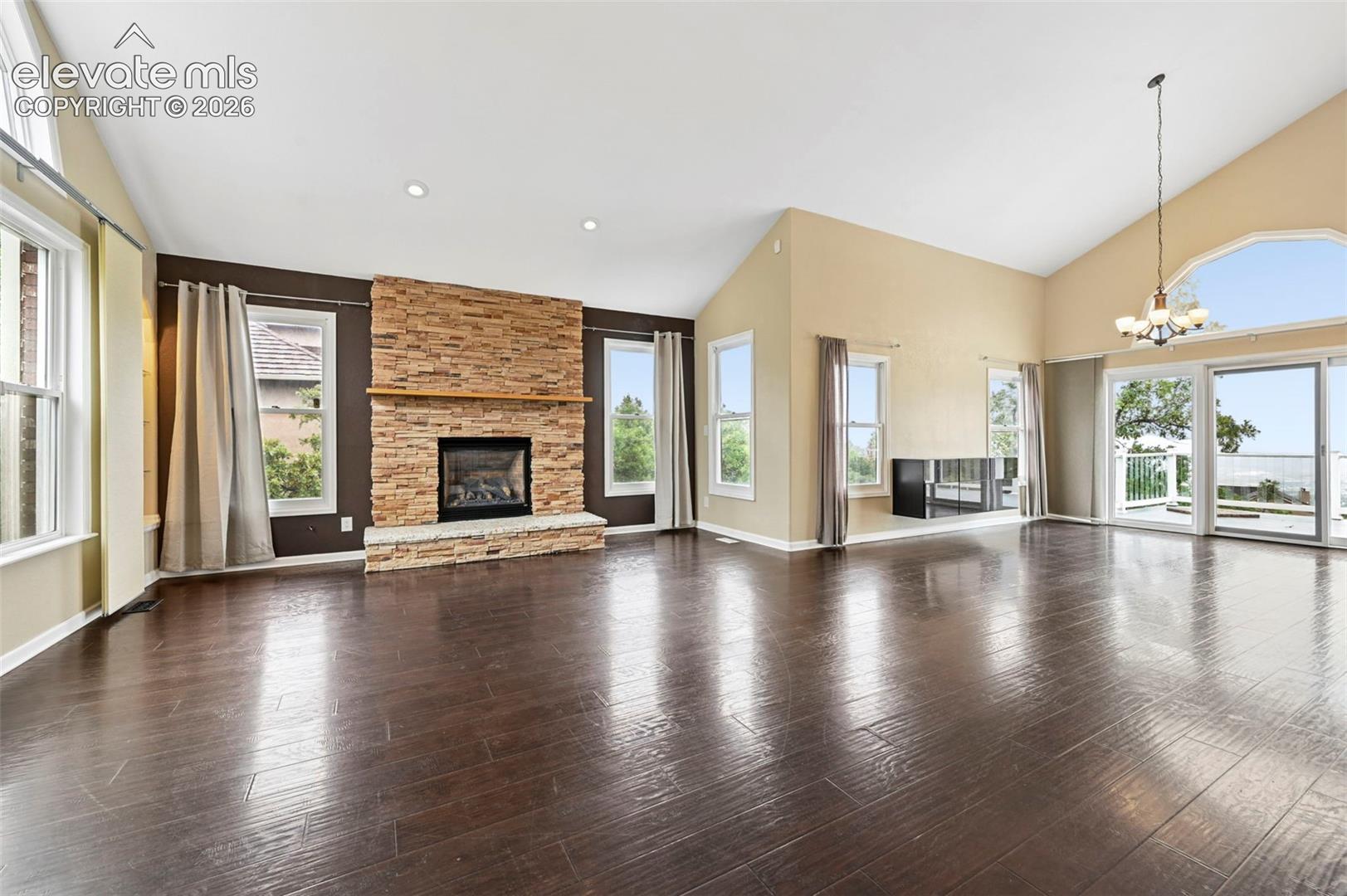 Listing photo 6 for 5365 Broadmoor Bluffs Drive
