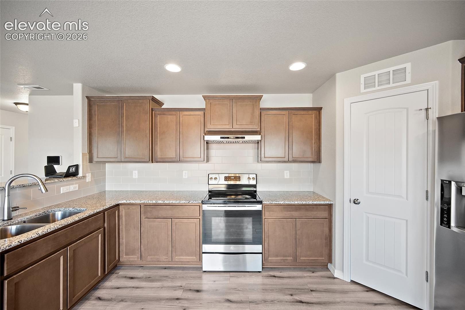Listing photo 15 for 7701 Berwyn Loop