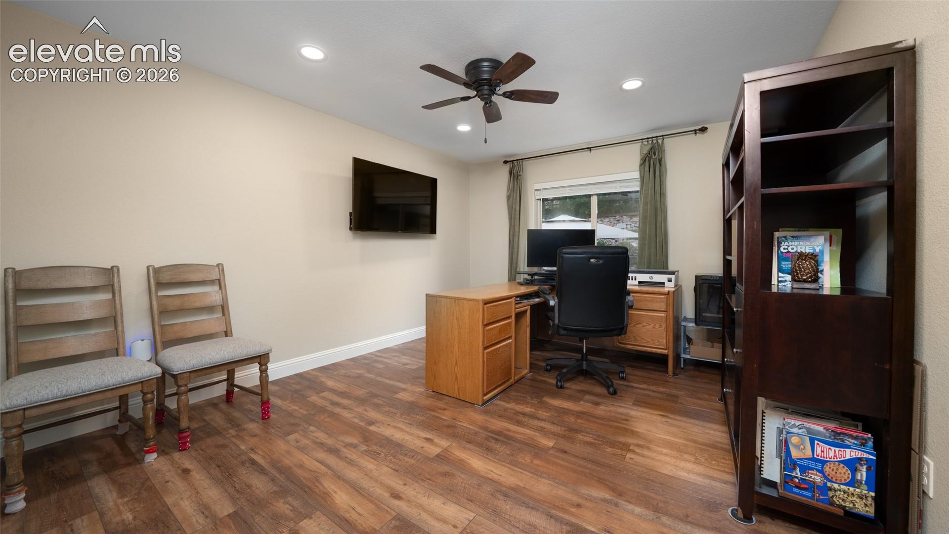 Listing photo 18 for 40 Wuthering Heights Drive