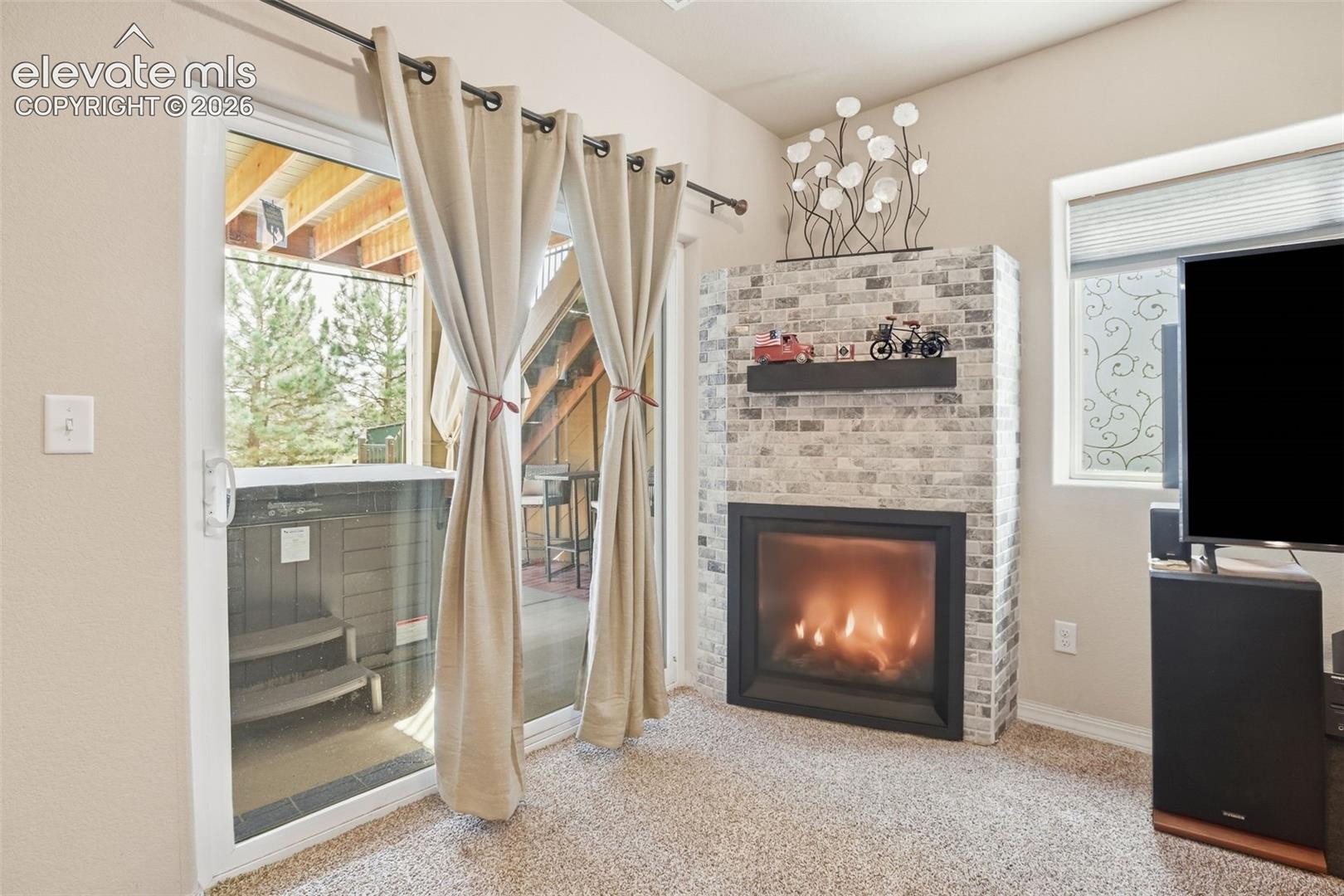 Listing photo 37 for 19524 Lindenmere Drive