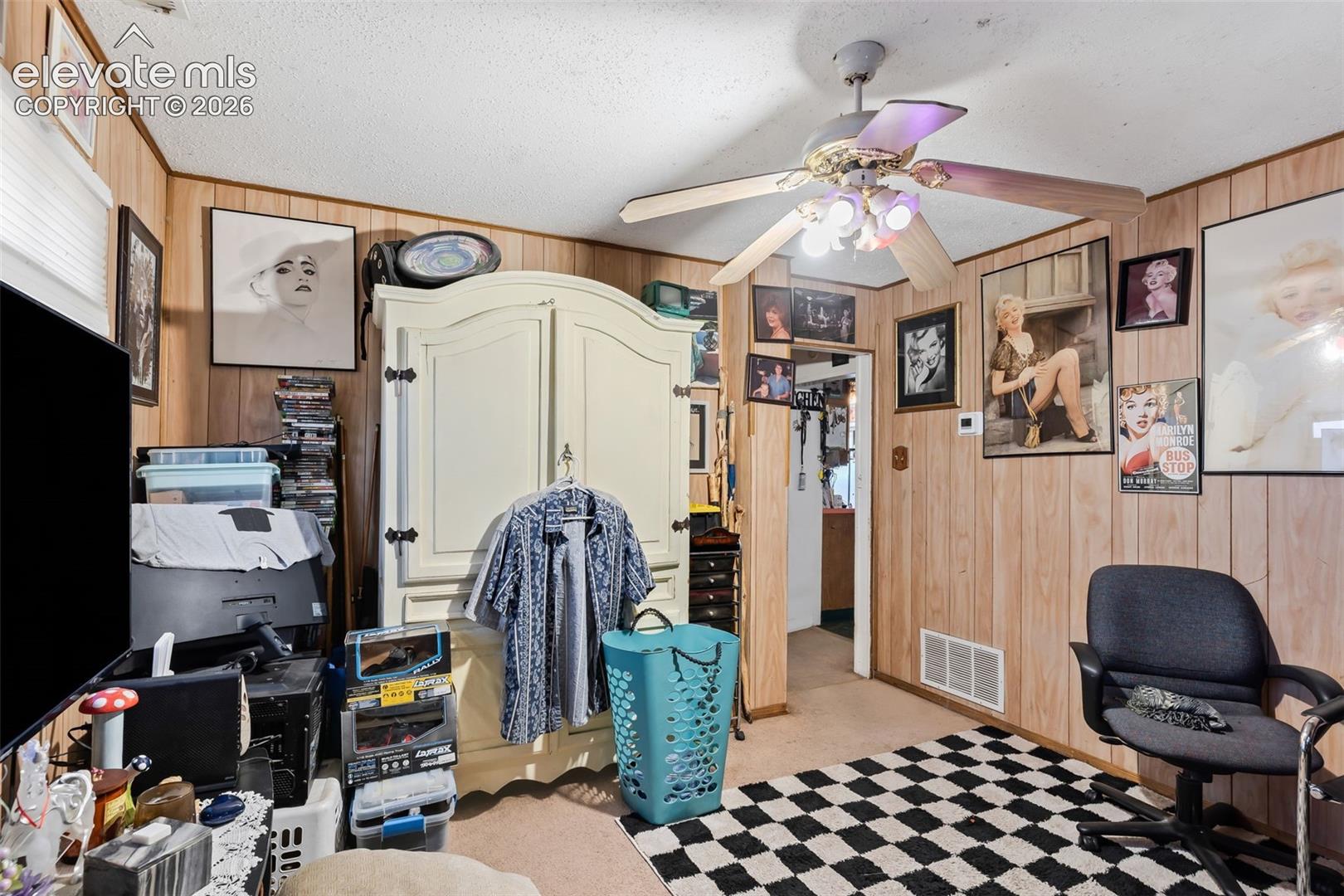 Listing photo 3 for 2120 W 11th Street