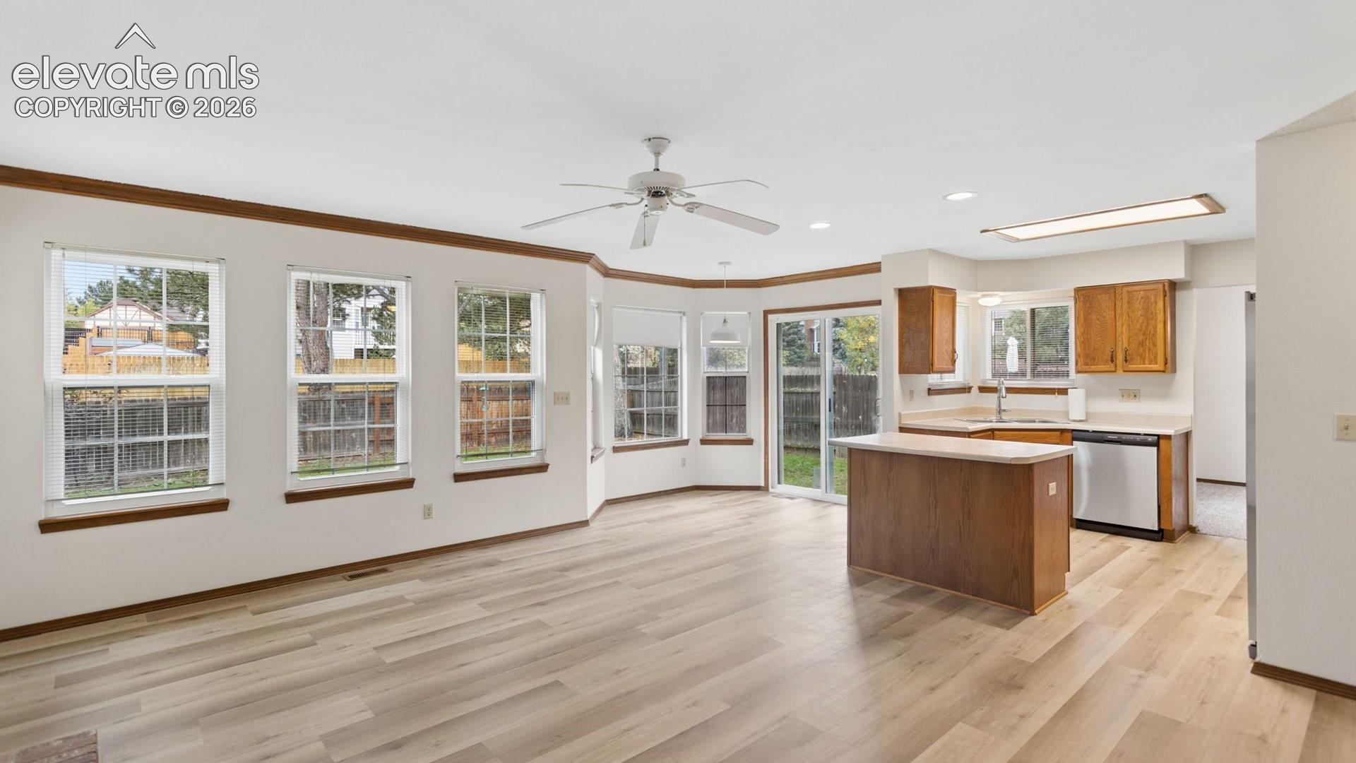 Listing photo 8 for 8335 Ilex Drive