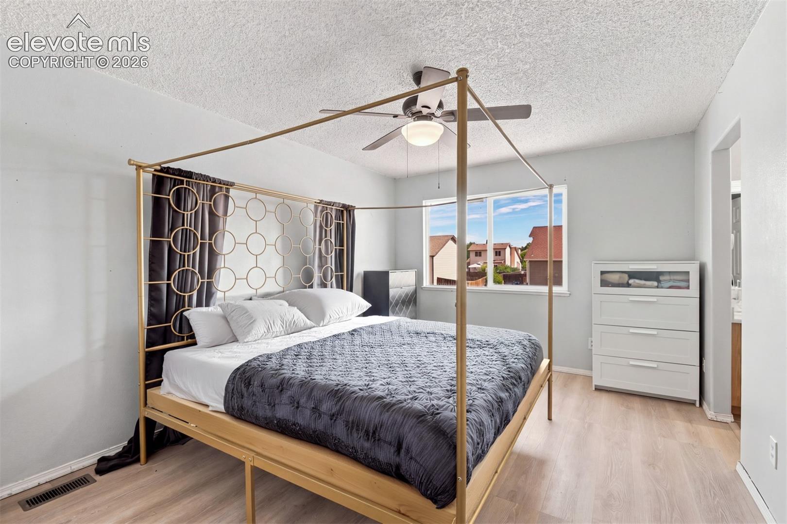 Listing photo 7 for 11224 Berry Farm Road