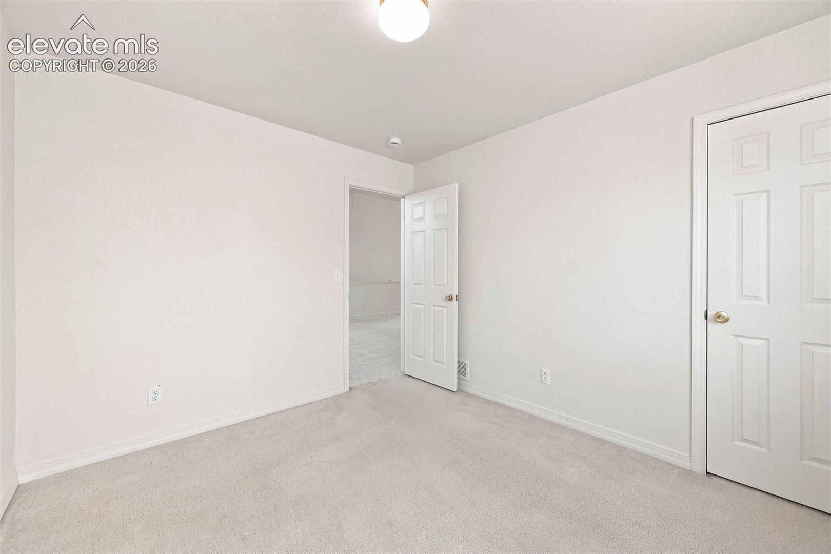 Listing photo 14 for 1076 Linda Mood Drive