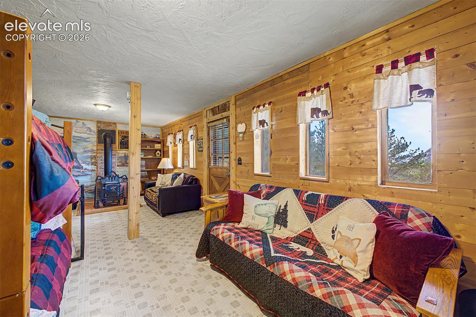Listing photo 40 for 525 Wilson Way