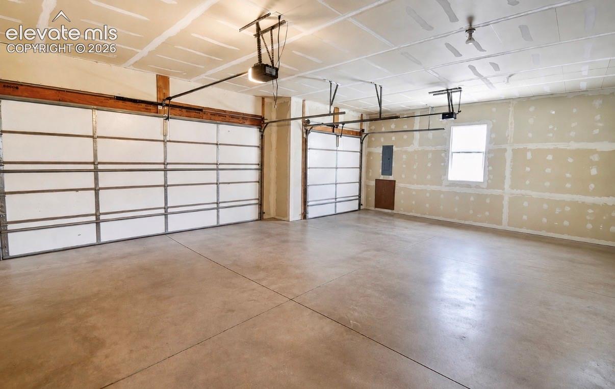 Listing photo 32 for 1615 28th Lane