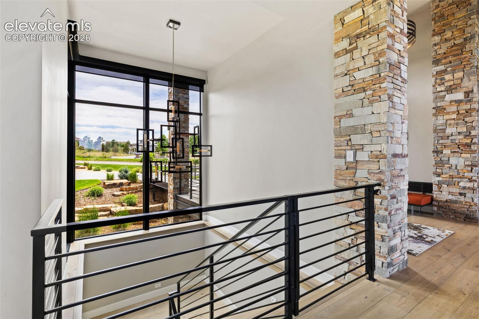 Listing photo 4 for 1484 Vine Cliff Heights
