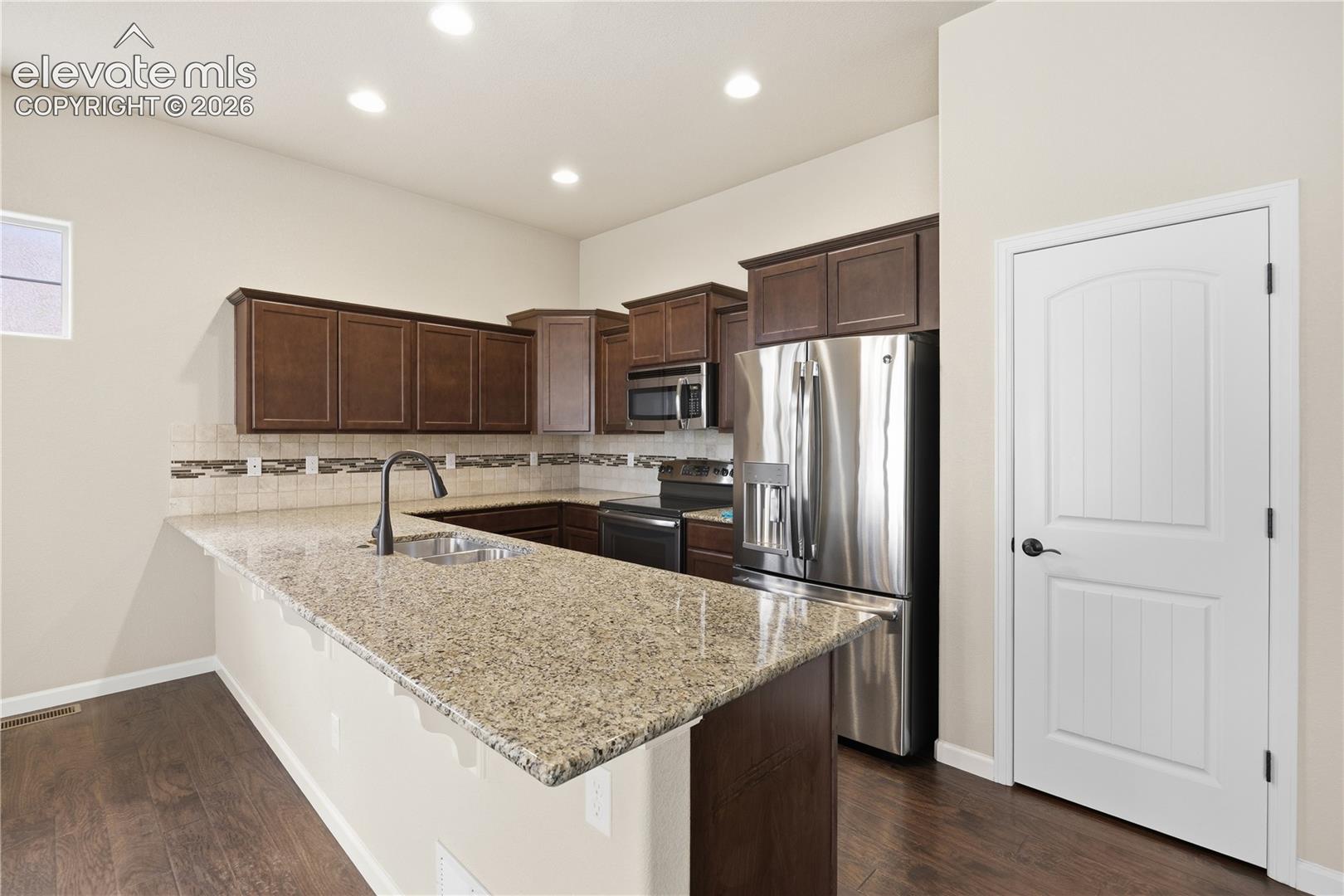 8473 Grand Peak Vista Point, photo 2