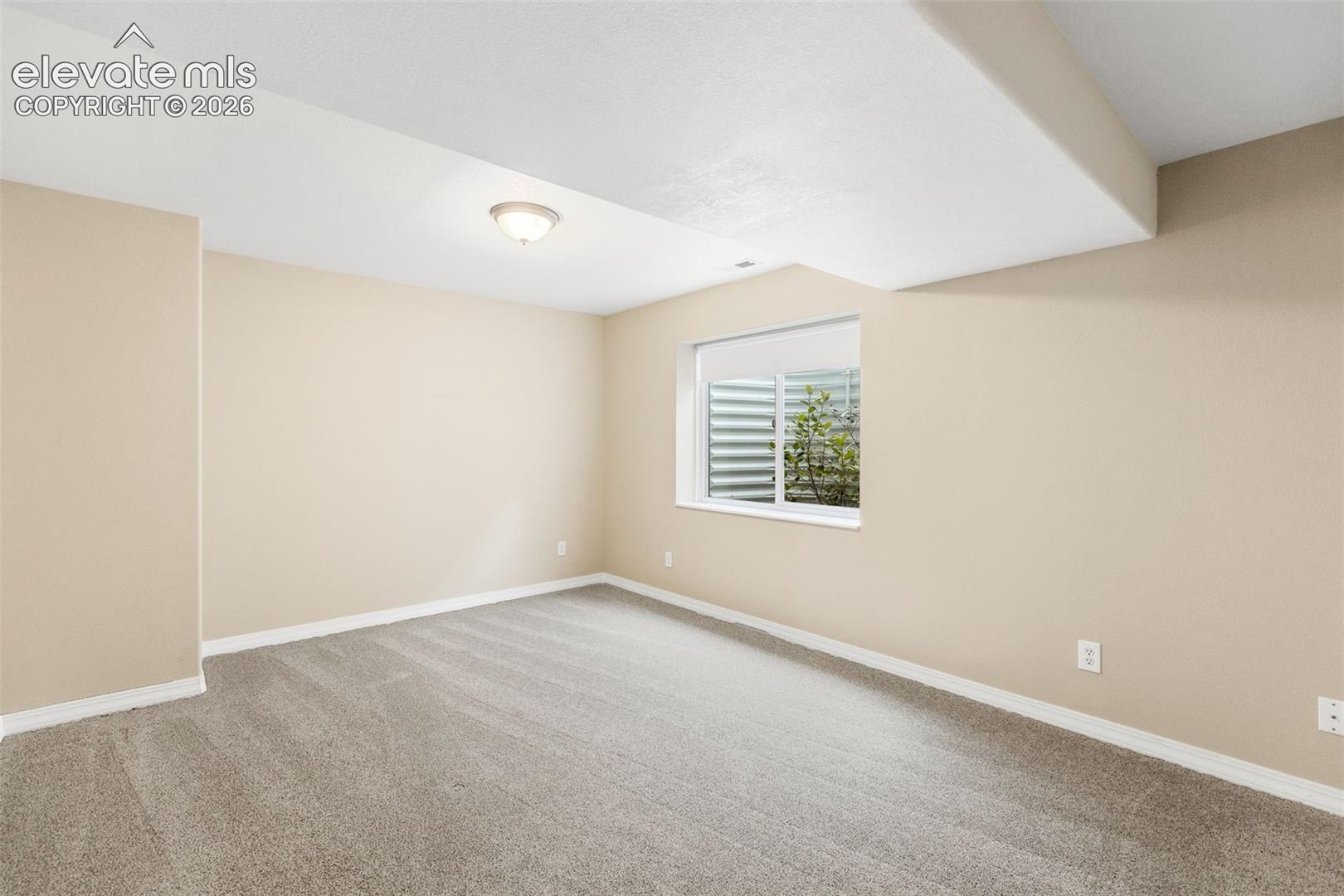 Listing photo 22 for 6689 Showhorse Court