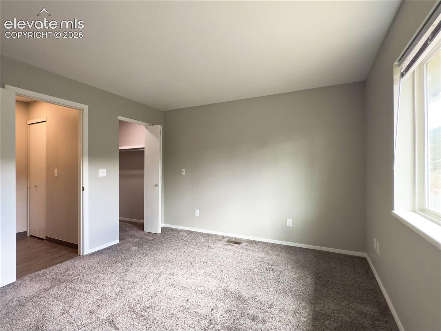 Listing photo 9 for 380 Paradise Circle A8