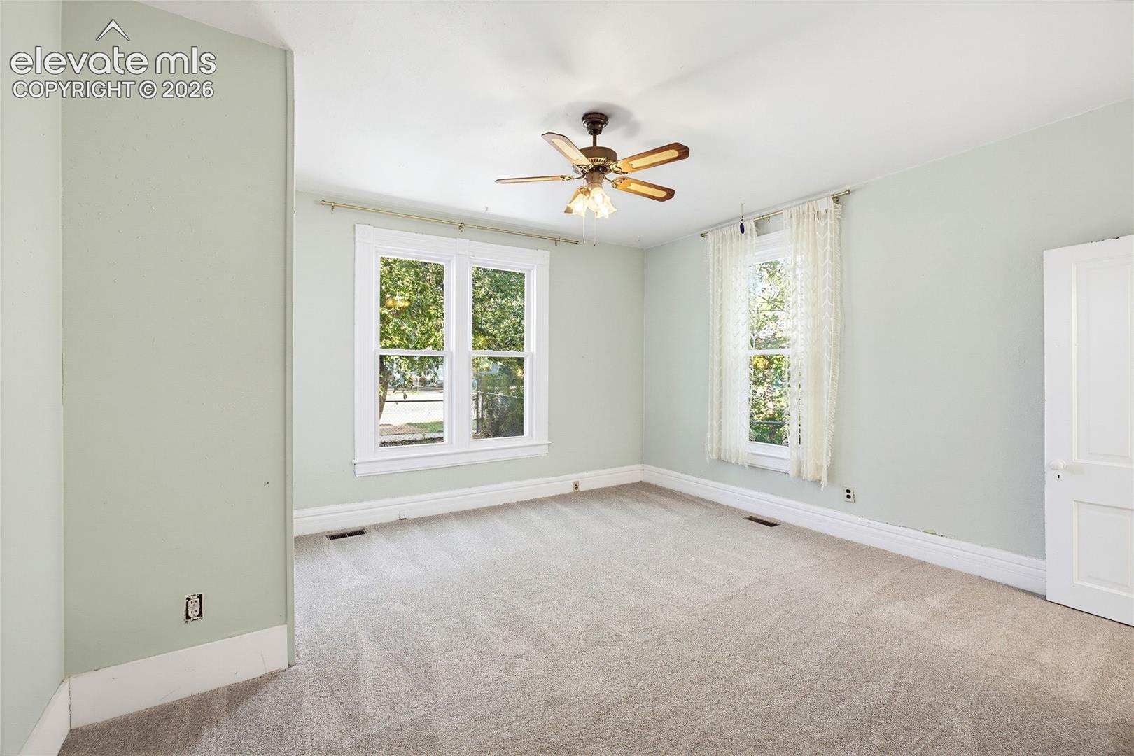 Listing photo 20 for 621 E Cache La Poudre Street