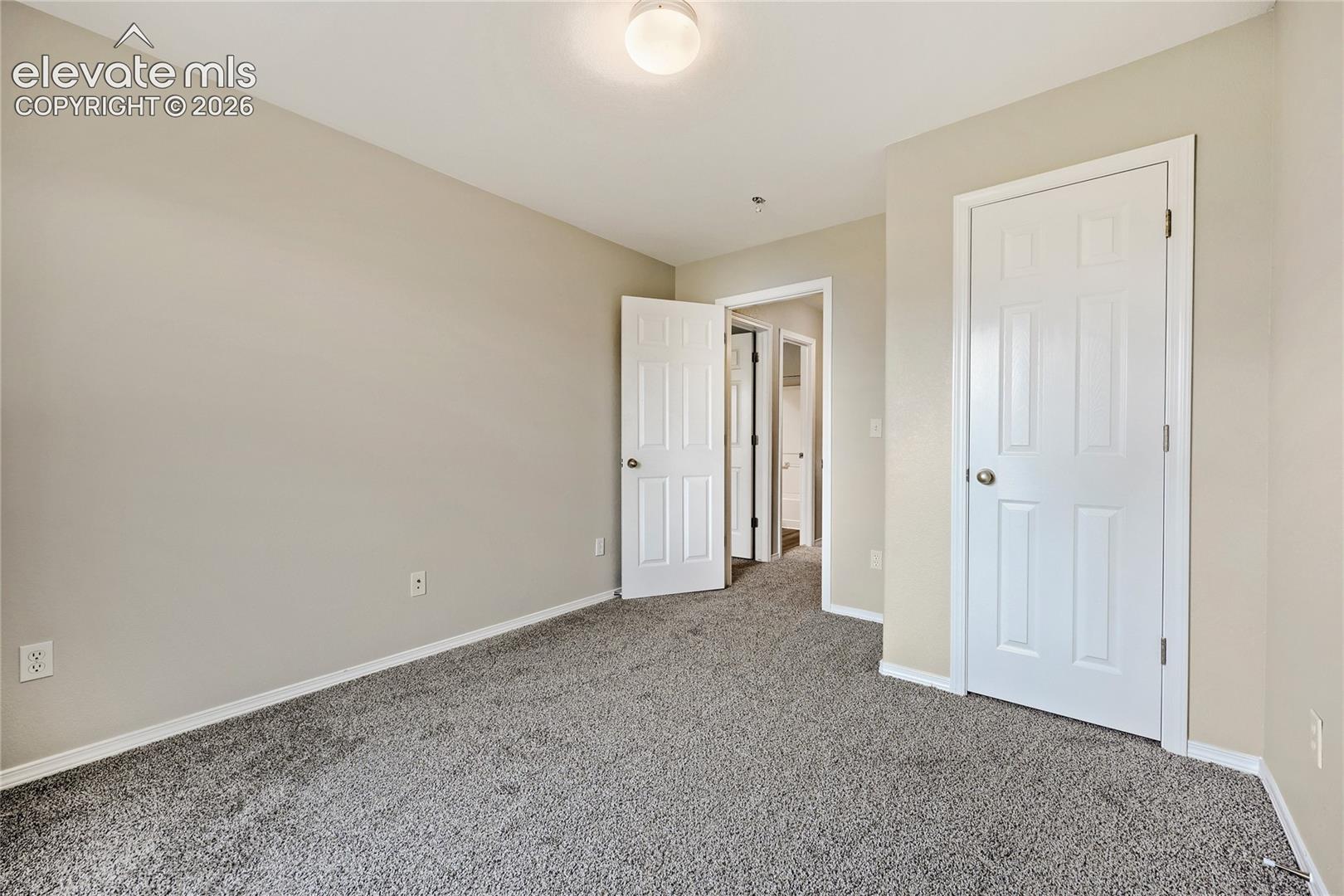 Listing photo 21 for 10505 Wells Point