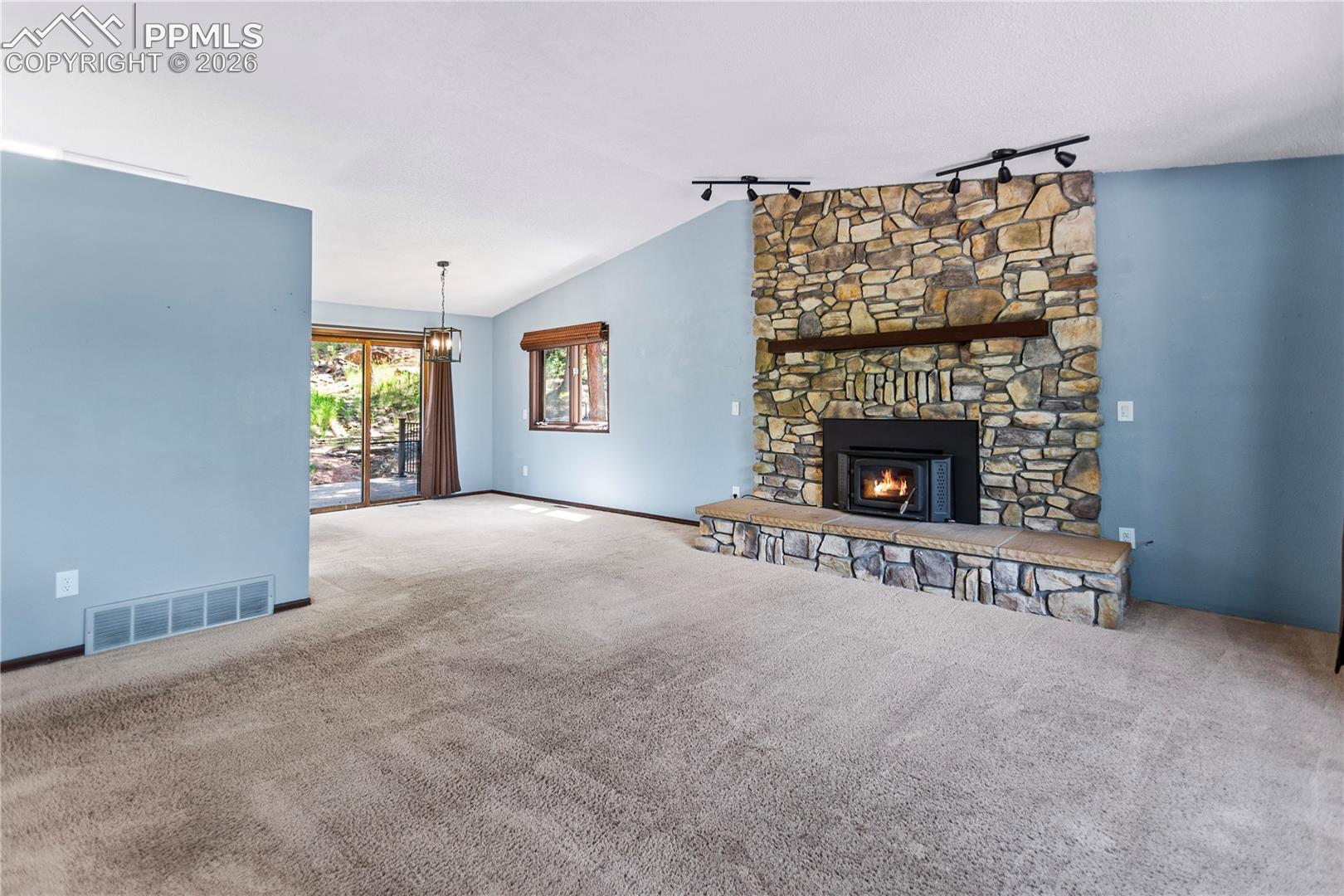 Listing photo 24 for 1129 Forest Hill Road