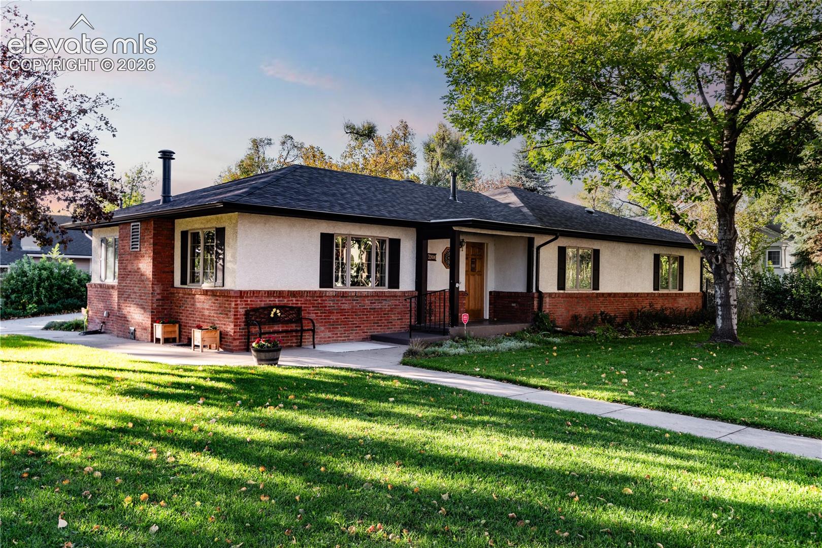 2204 Cascade Avenue, photo 2