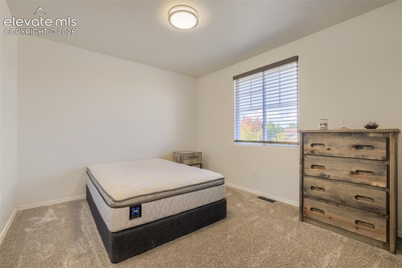 Listing photo 11 for 10149 Angeles Road