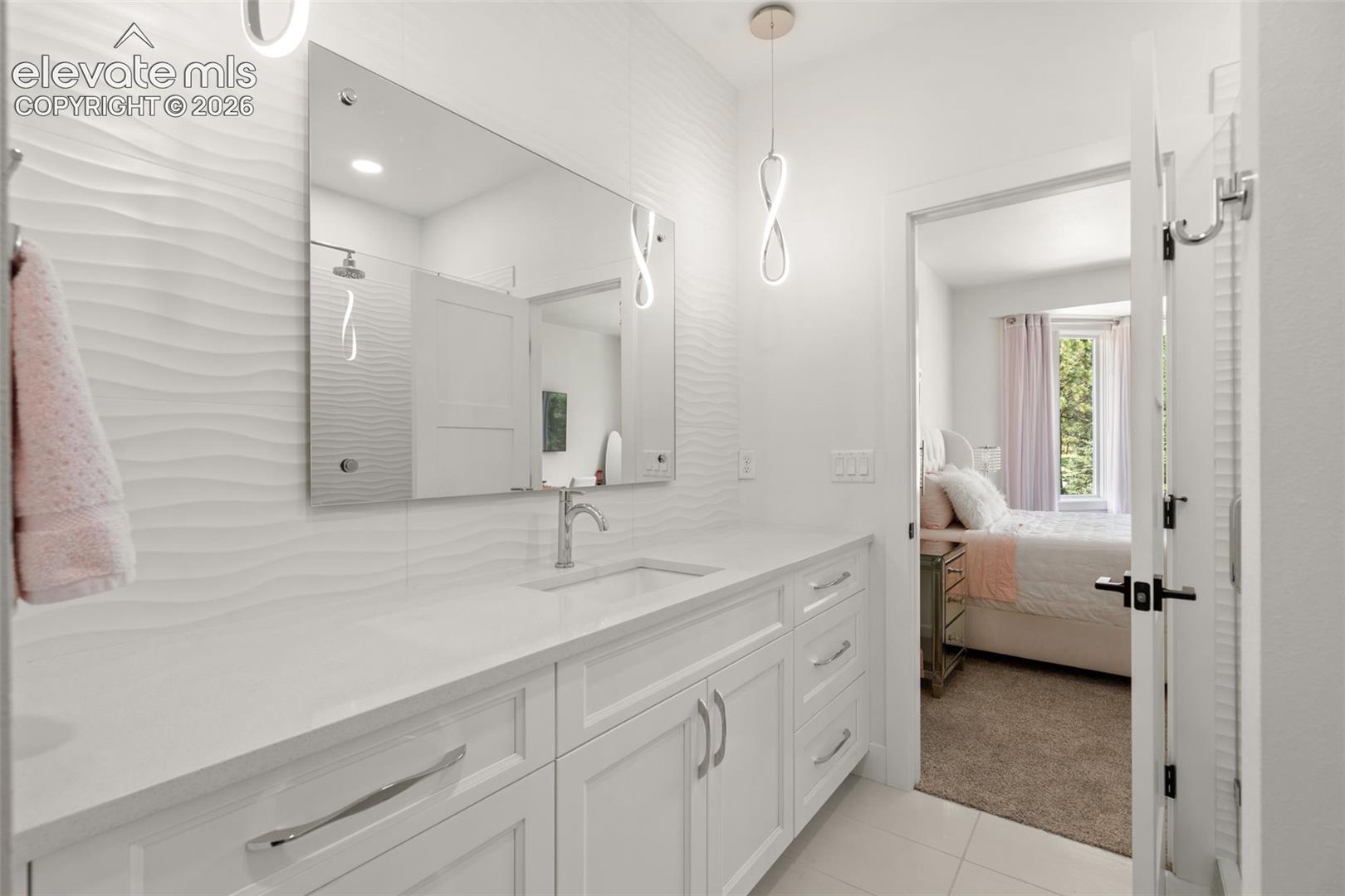 Listing photo 26 for 17270 Colonial Park Drive
